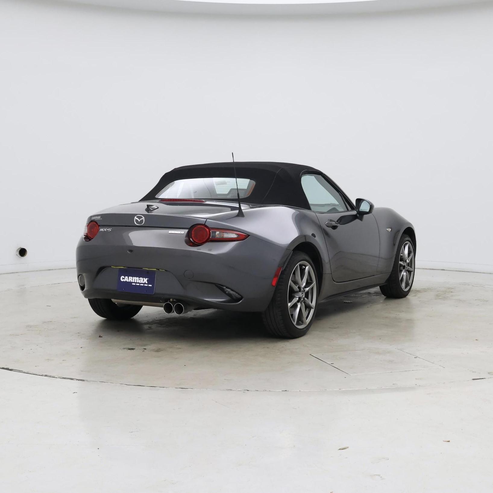 Thumbnail: 2022 Mazda MX-5 Miata - 8