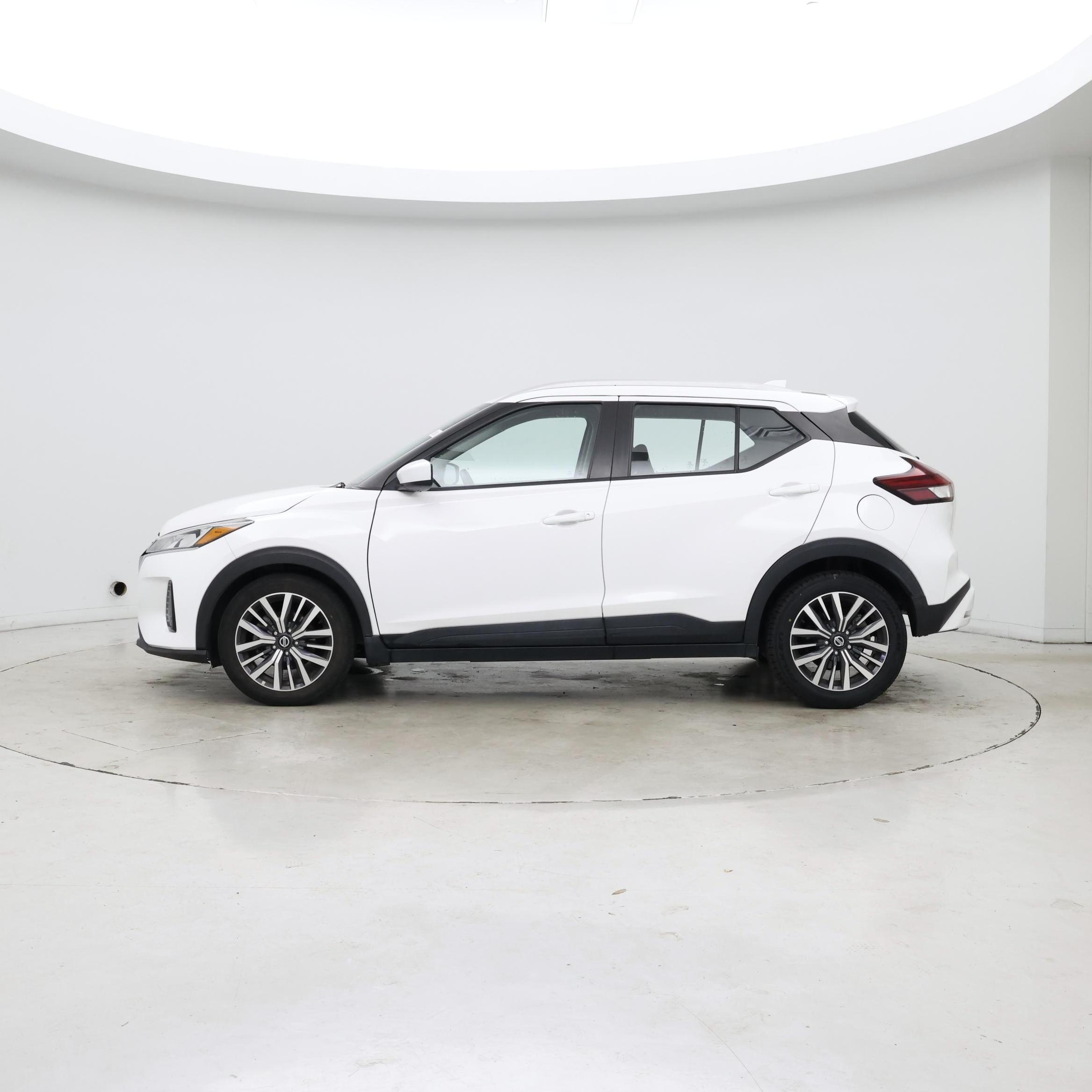 Thumbnail: 2021 Nissan Kicks - 3