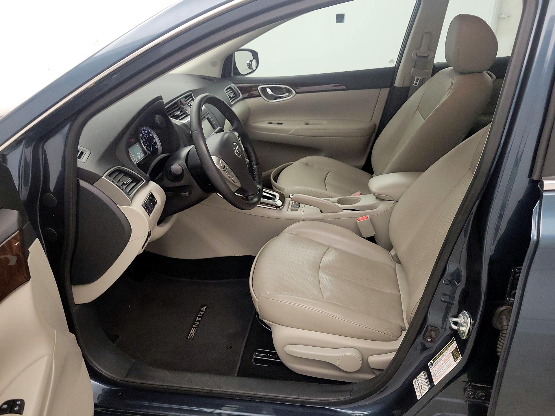 Thumbnail: 2015 Nissan Sentra - 11