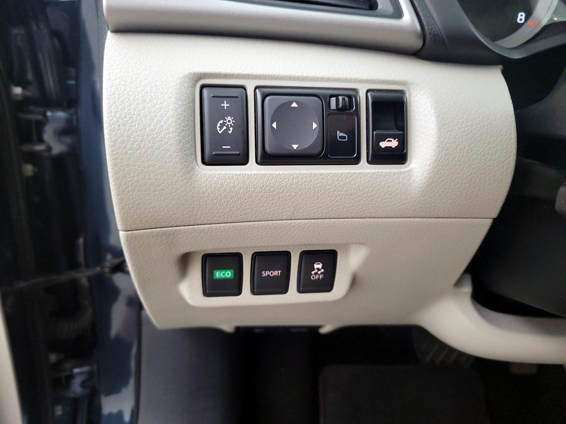 Thumbnail: 2015 Nissan Sentra - 13