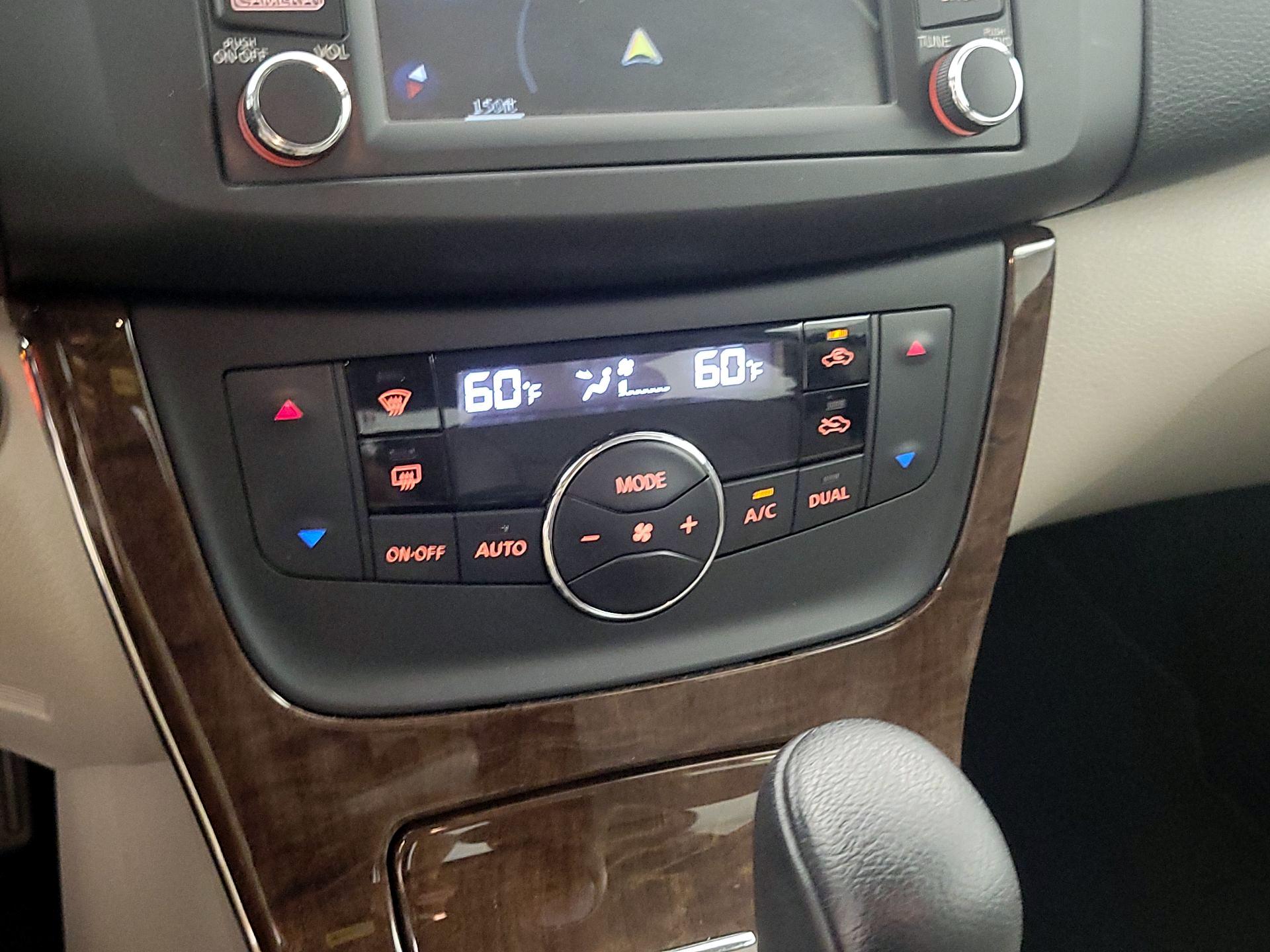 Thumbnail: 2015 Nissan Sentra - 16