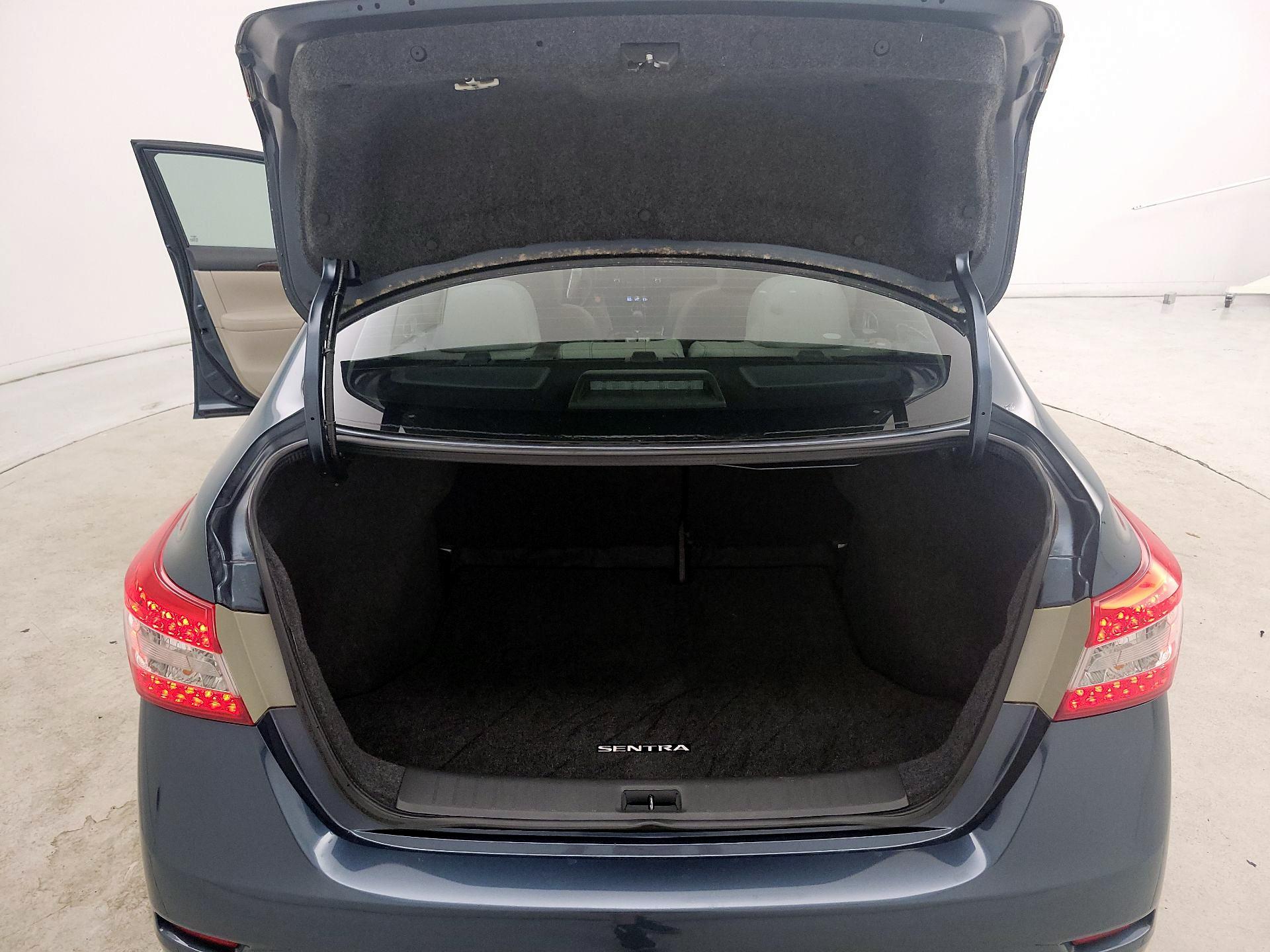 Thumbnail: 2015 Nissan Sentra - 20