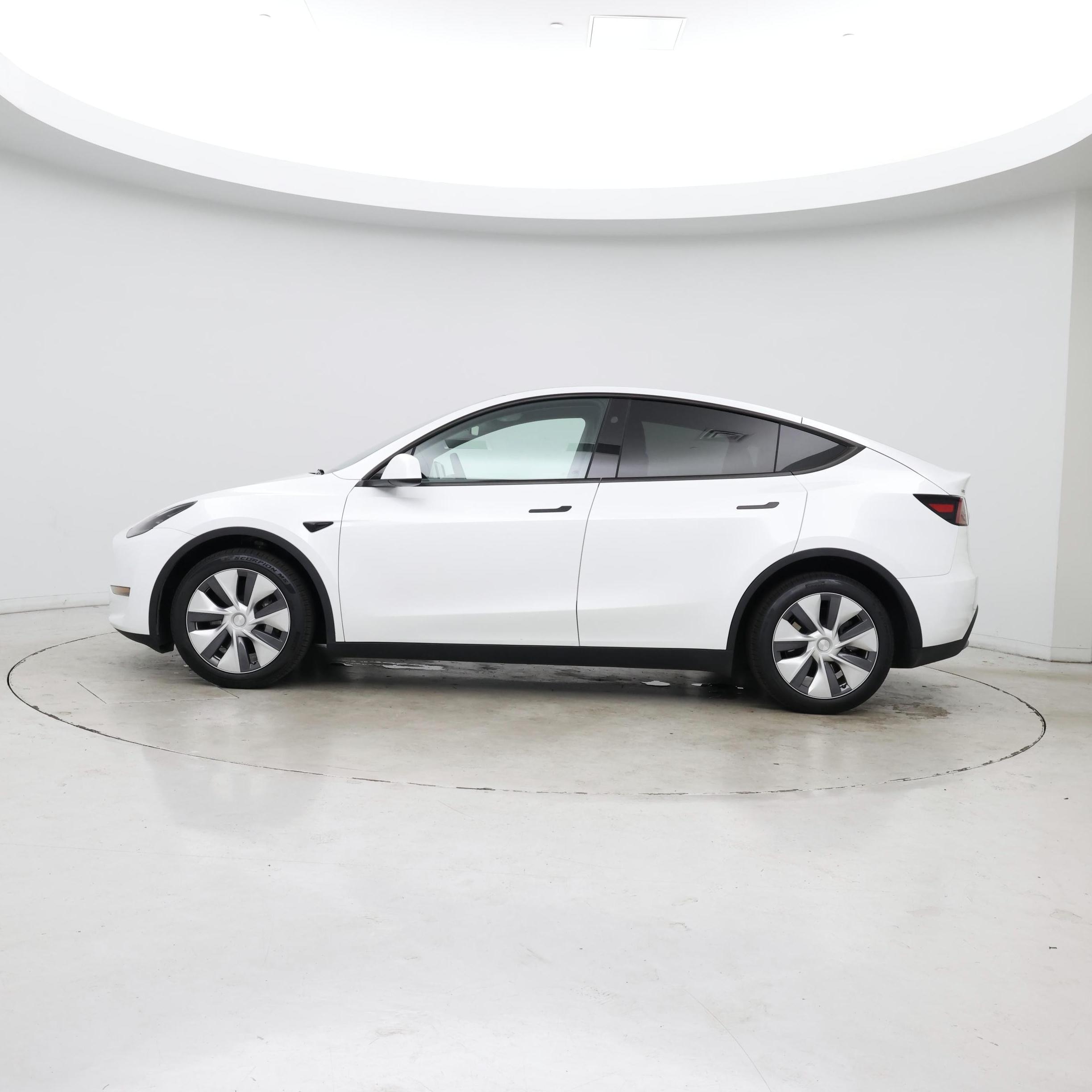 Thumbnail: 2024 Tesla Model Y - 3