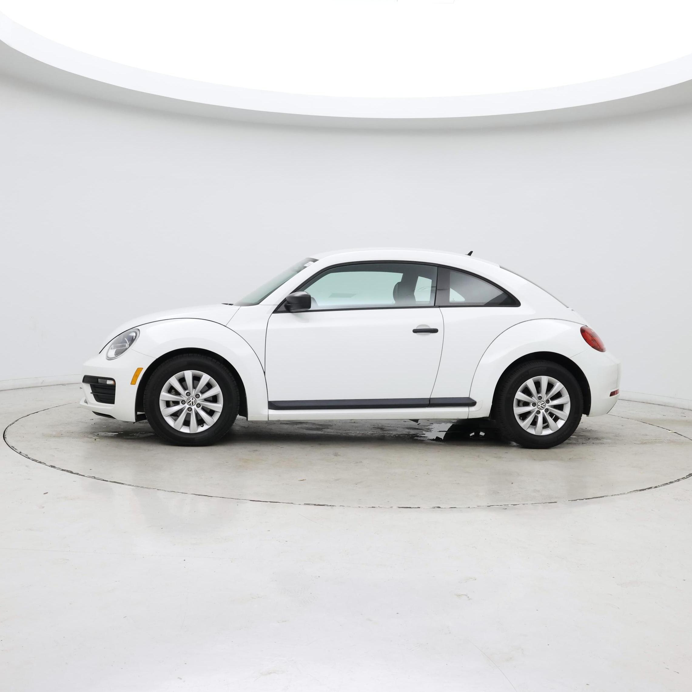 Thumbnail: 2017 Volkswagen Beetle - 3