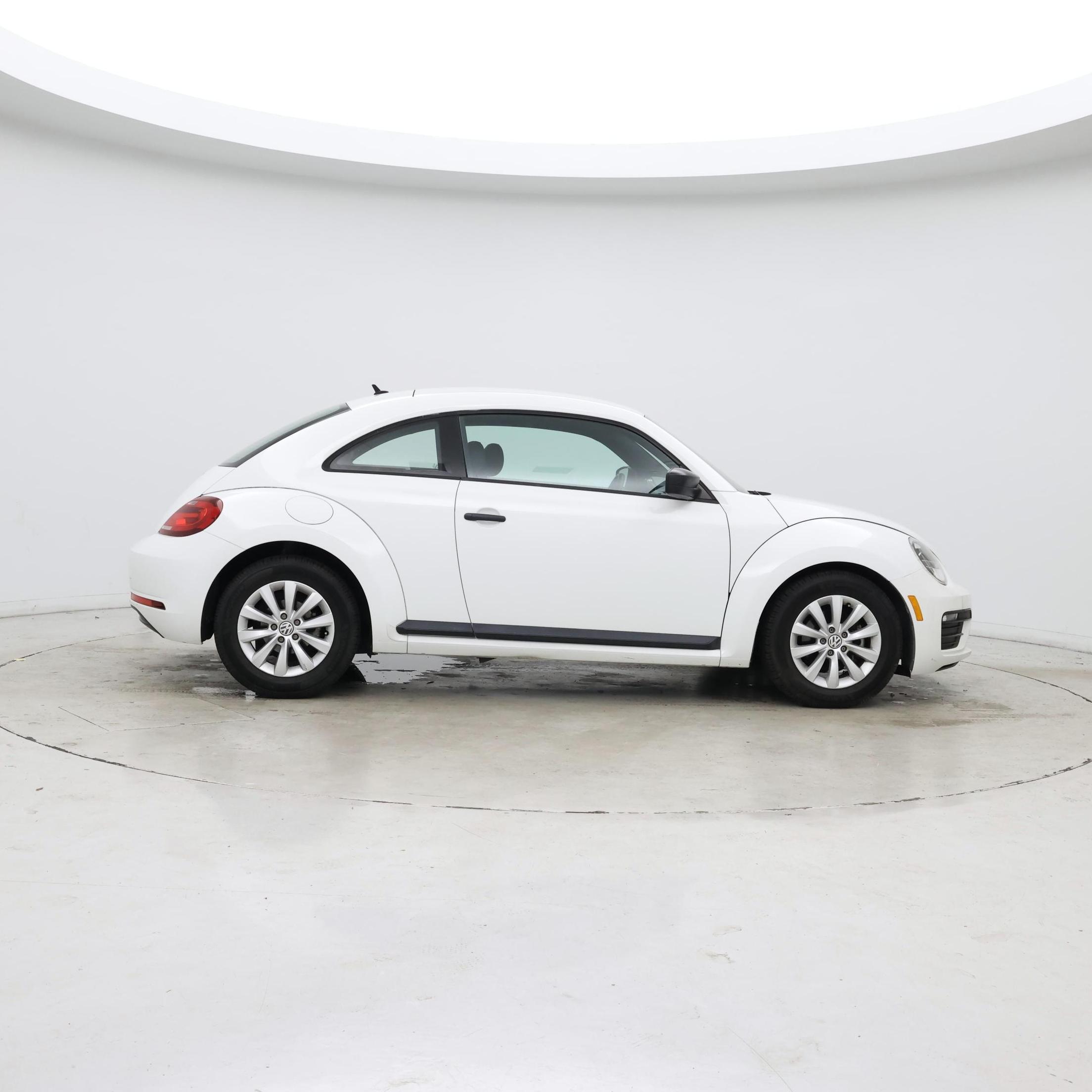 Thumbnail: 2017 Volkswagen Beetle - 7