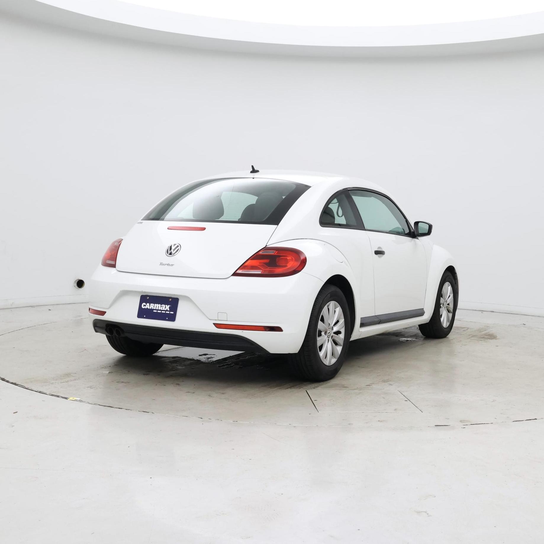 Thumbnail: 2017 Volkswagen Beetle - 8