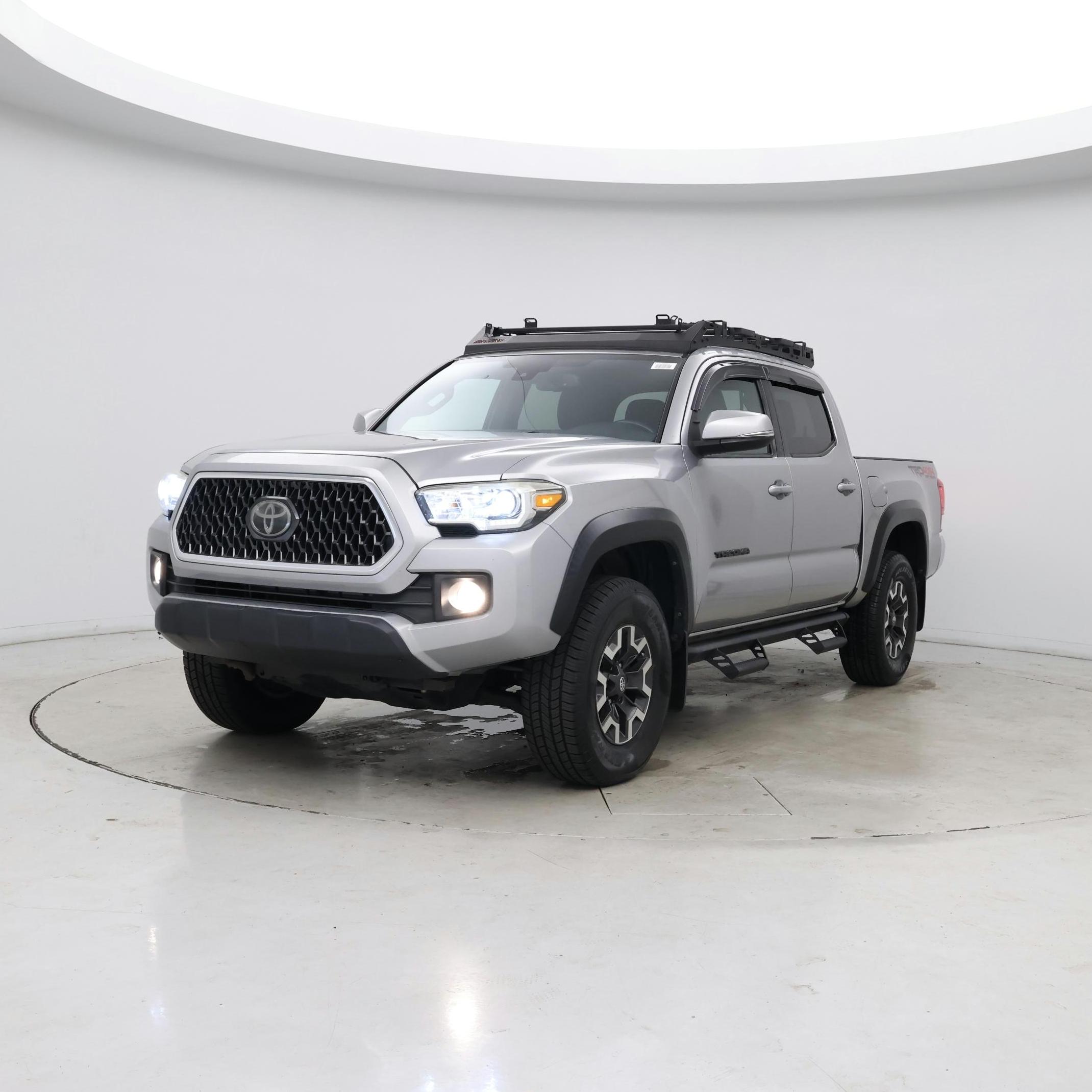 Thumbnail: 2018 Toyota Tacoma - 4