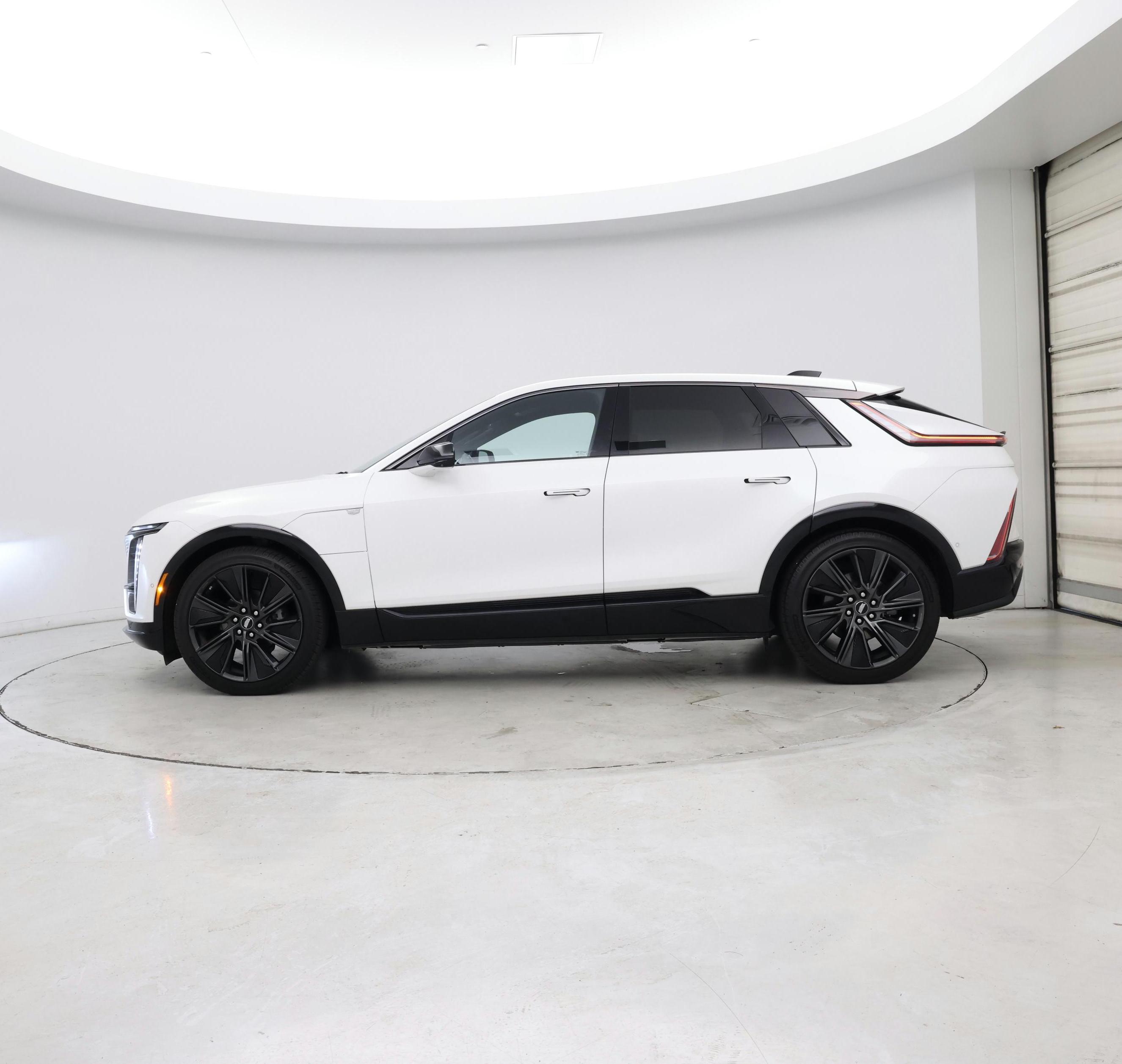 Thumbnail: 2024 Cadillac Lyriq - 2