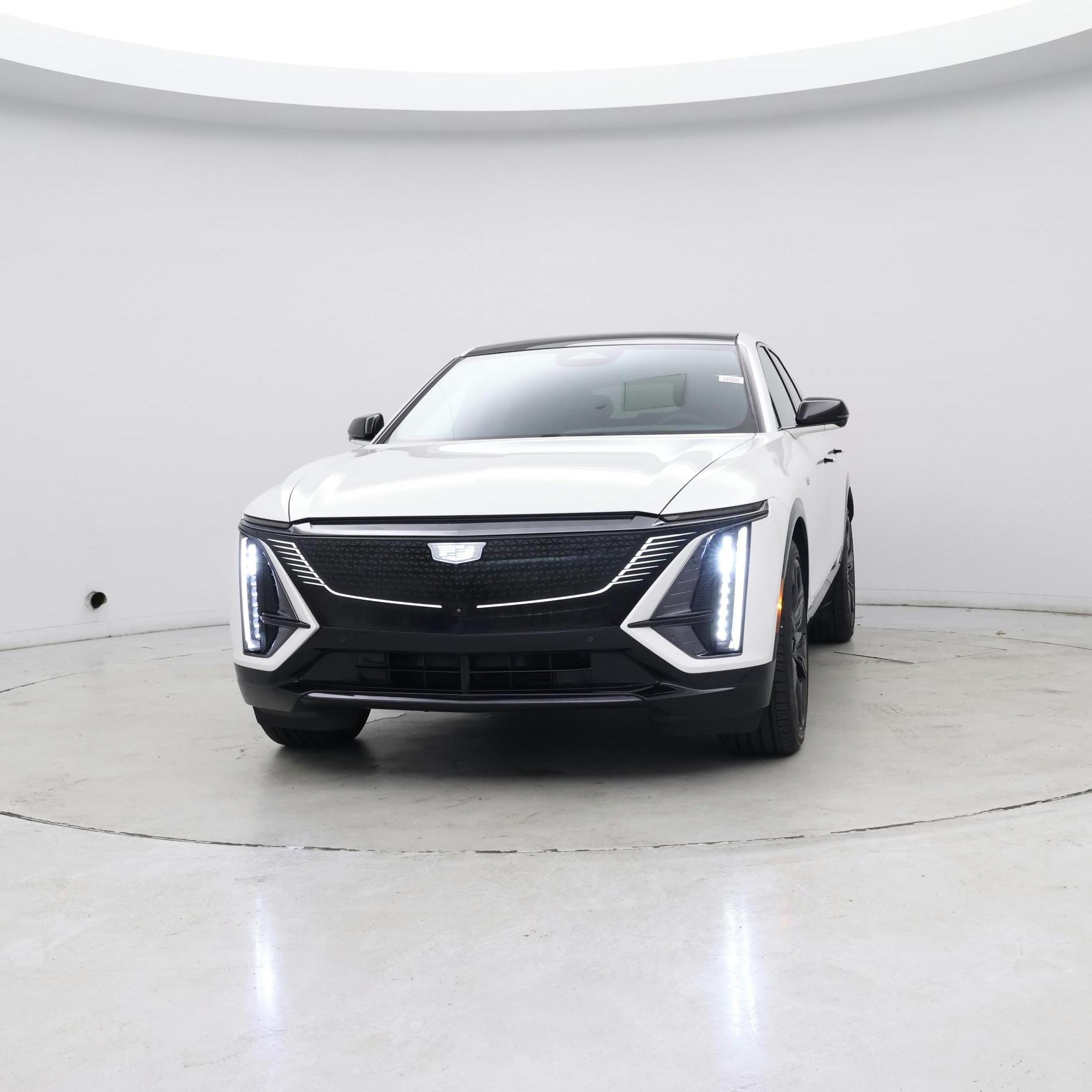 Thumbnail: 2024 Cadillac Lyriq - 4