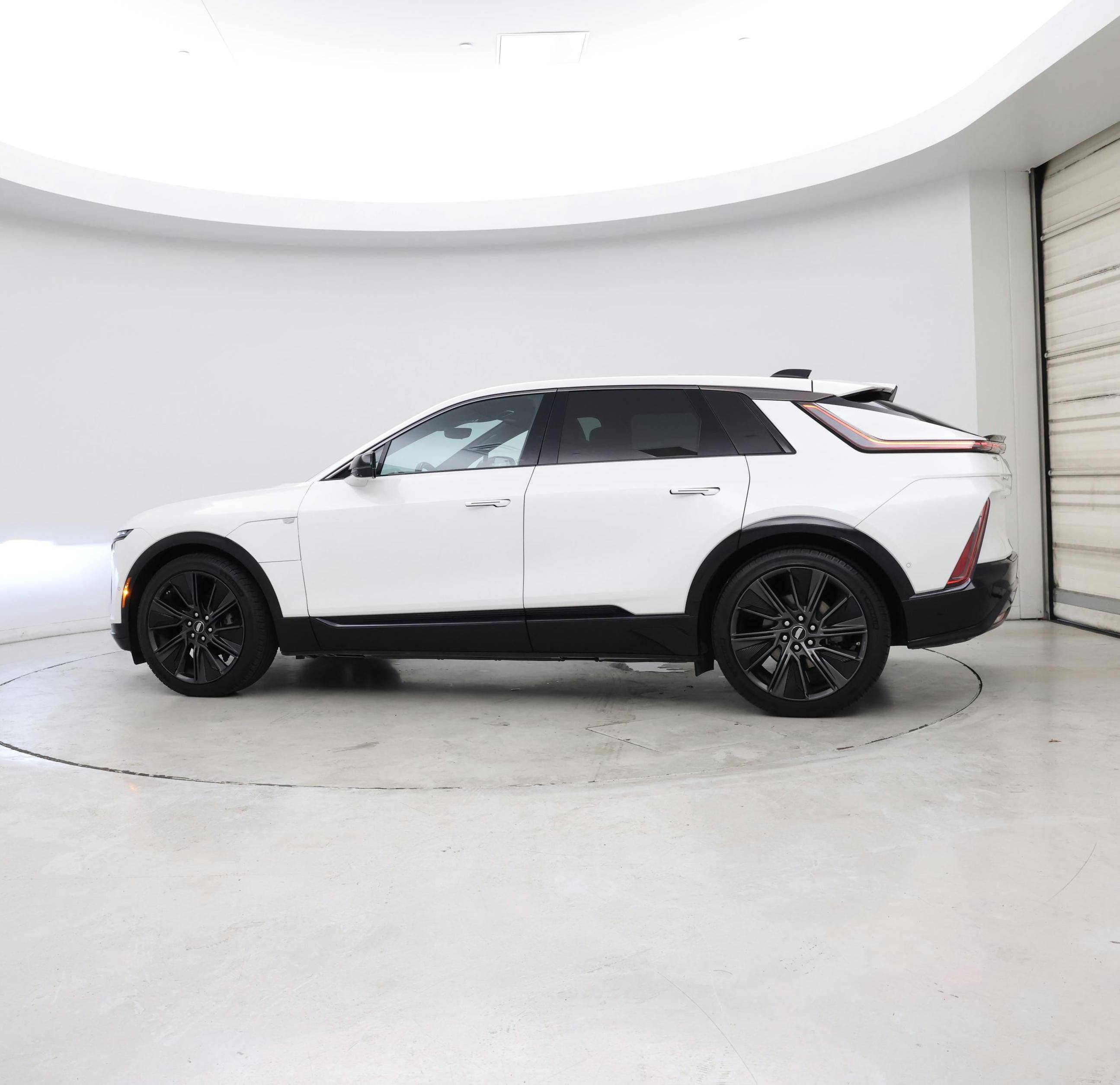 Thumbnail: 2024 Cadillac Lyriq - 6