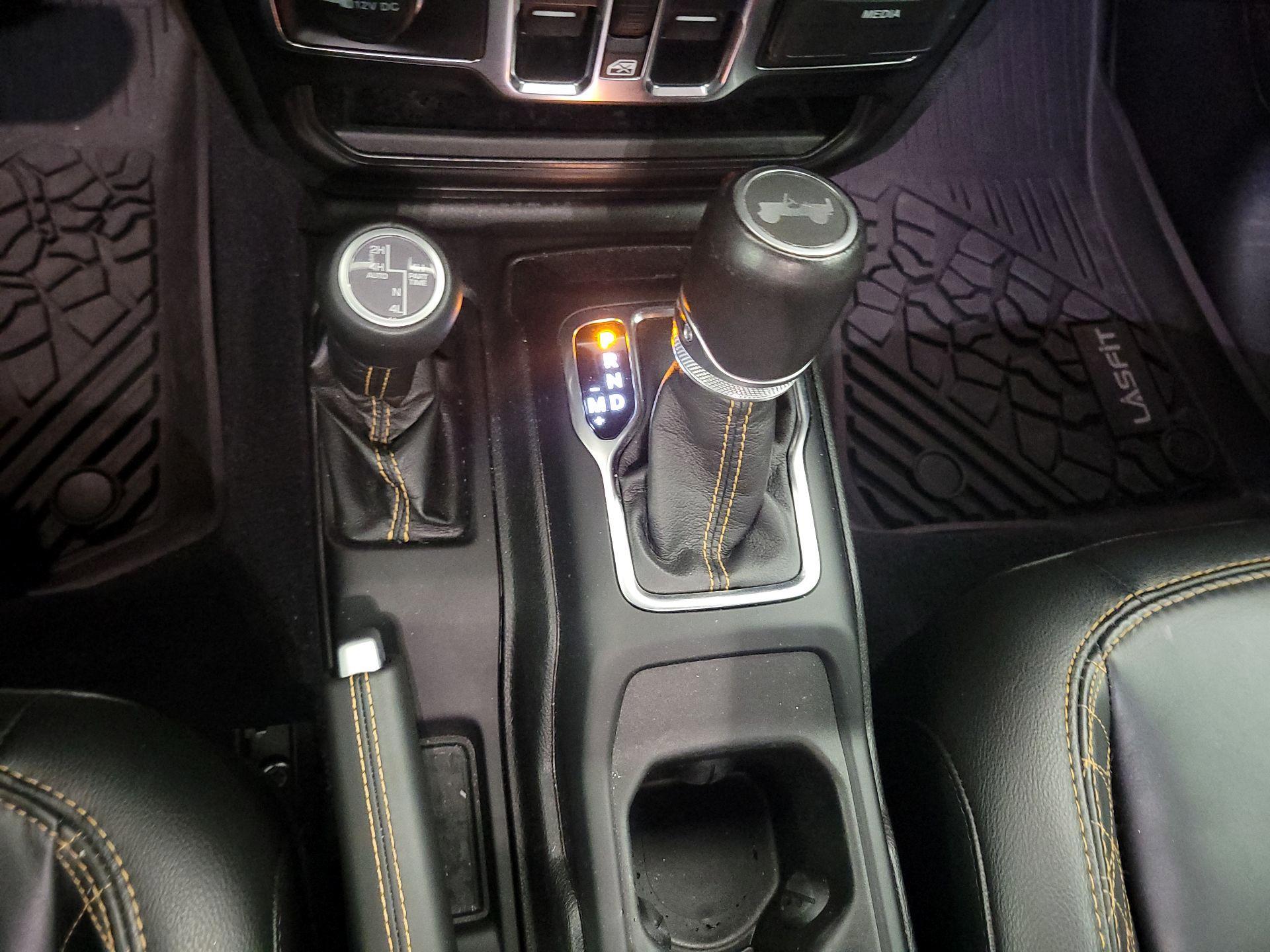 Thumbnail: 2022 Jeep Wrangler - 15