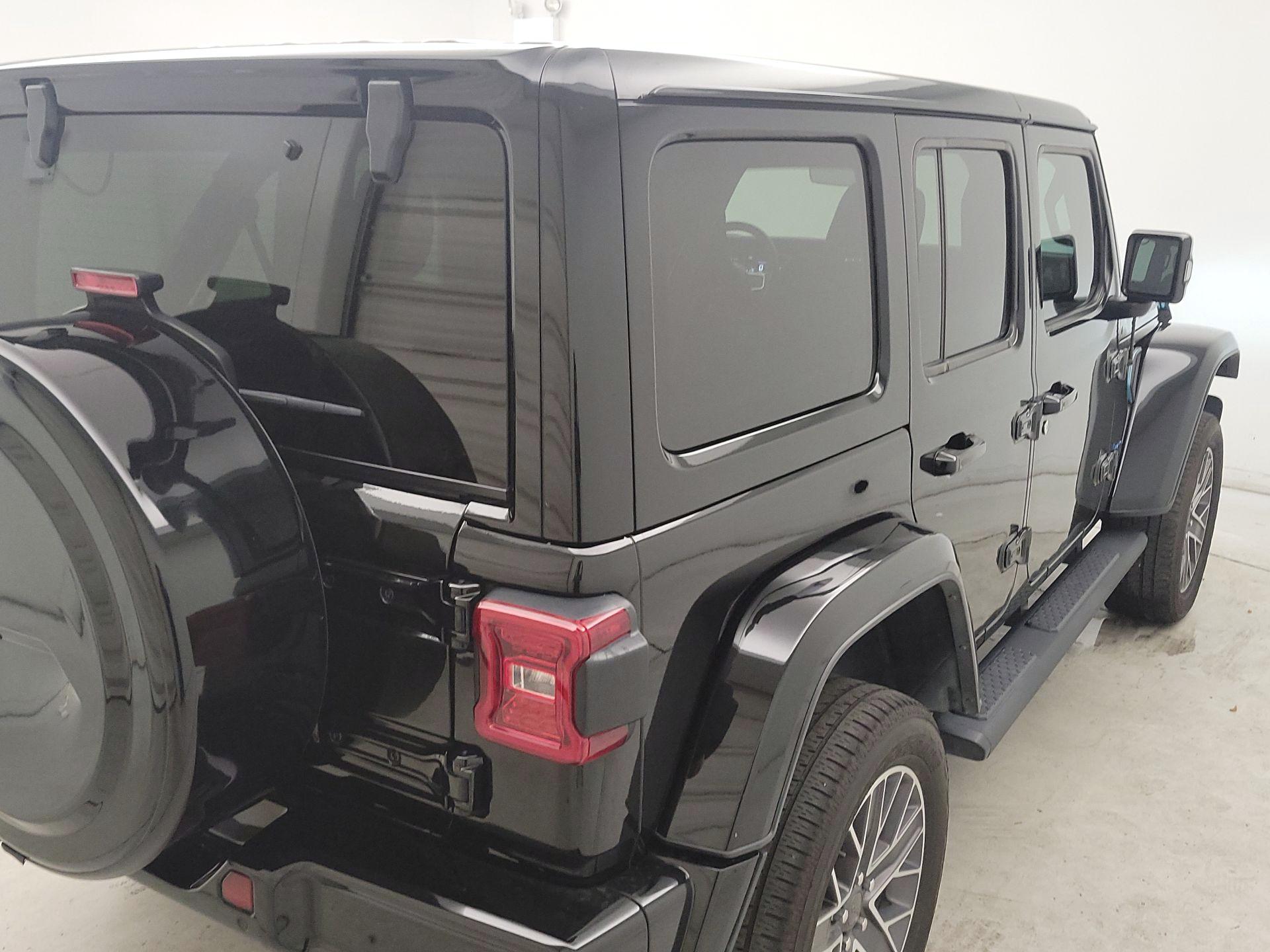 Thumbnail: 2022 Jeep Wrangler - 5