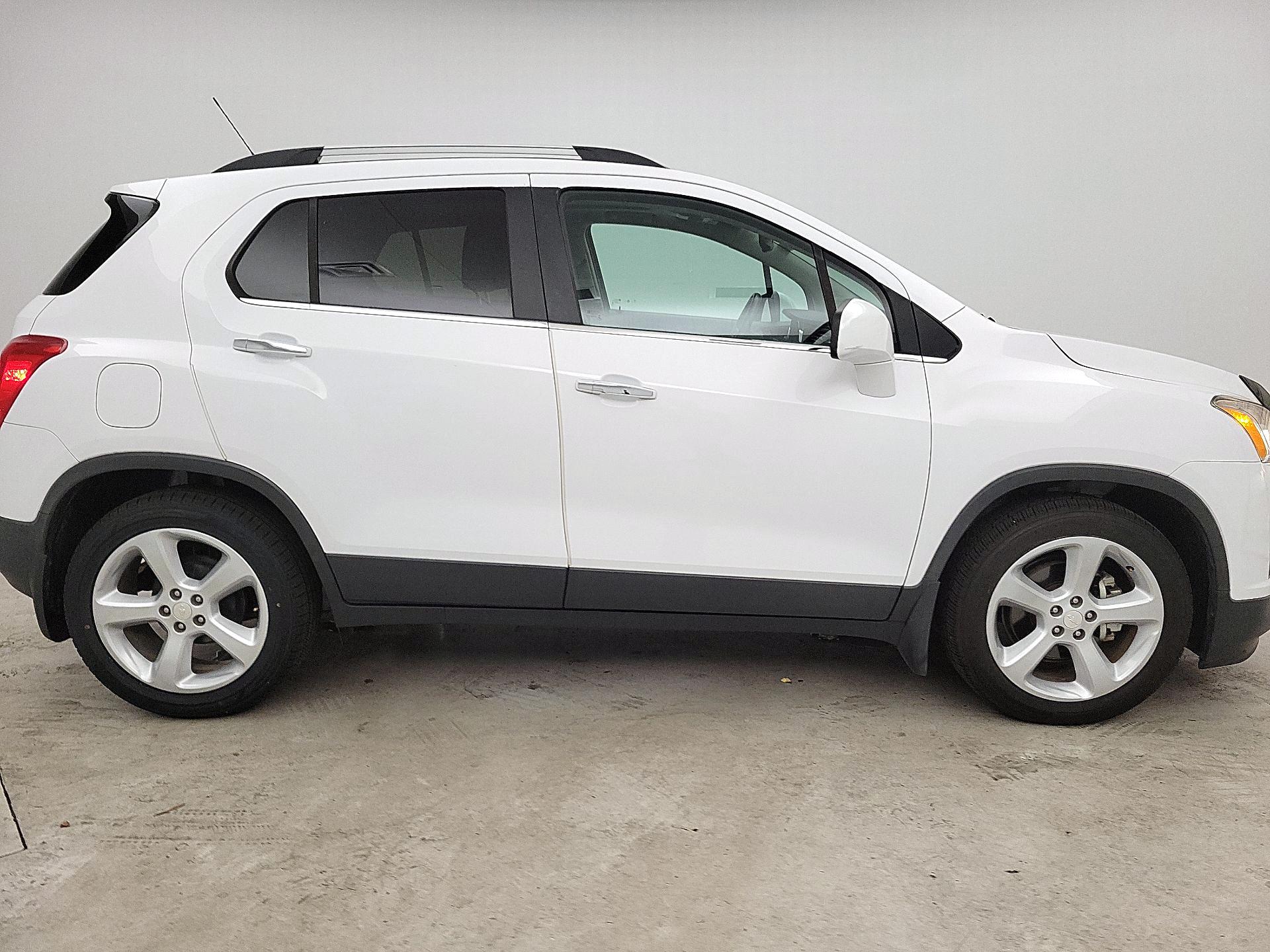 Thumbnail: 2016 Chevrolet Trax - 4