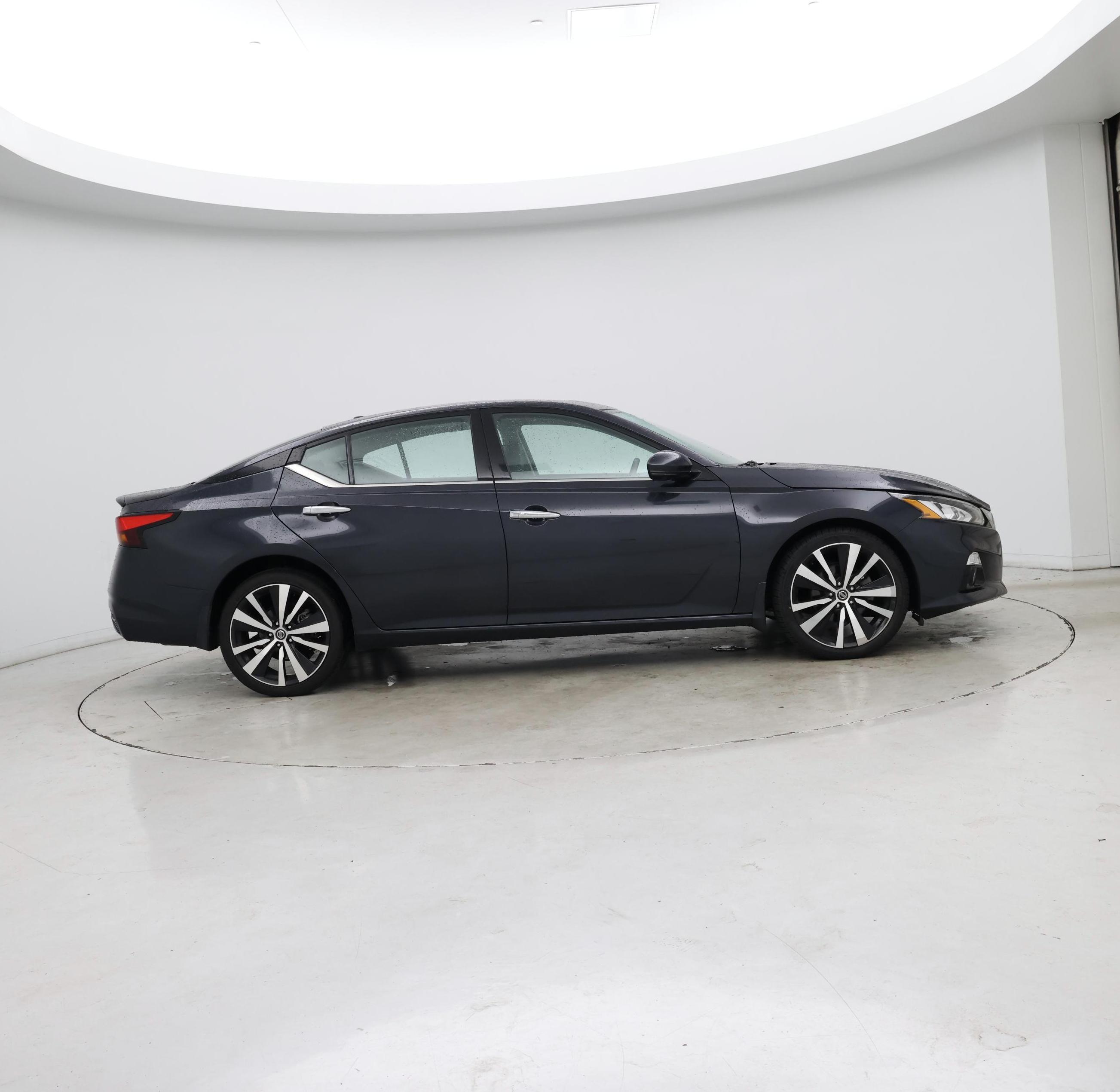 Thumbnail: 2020 Nissan Altima - 7