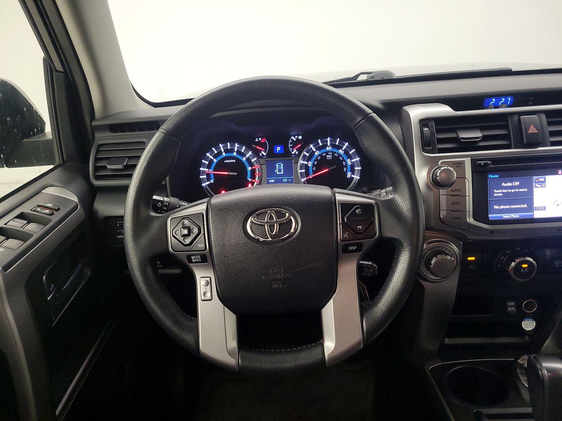 Thumbnail: 2016 Toyota 4Runner - 10