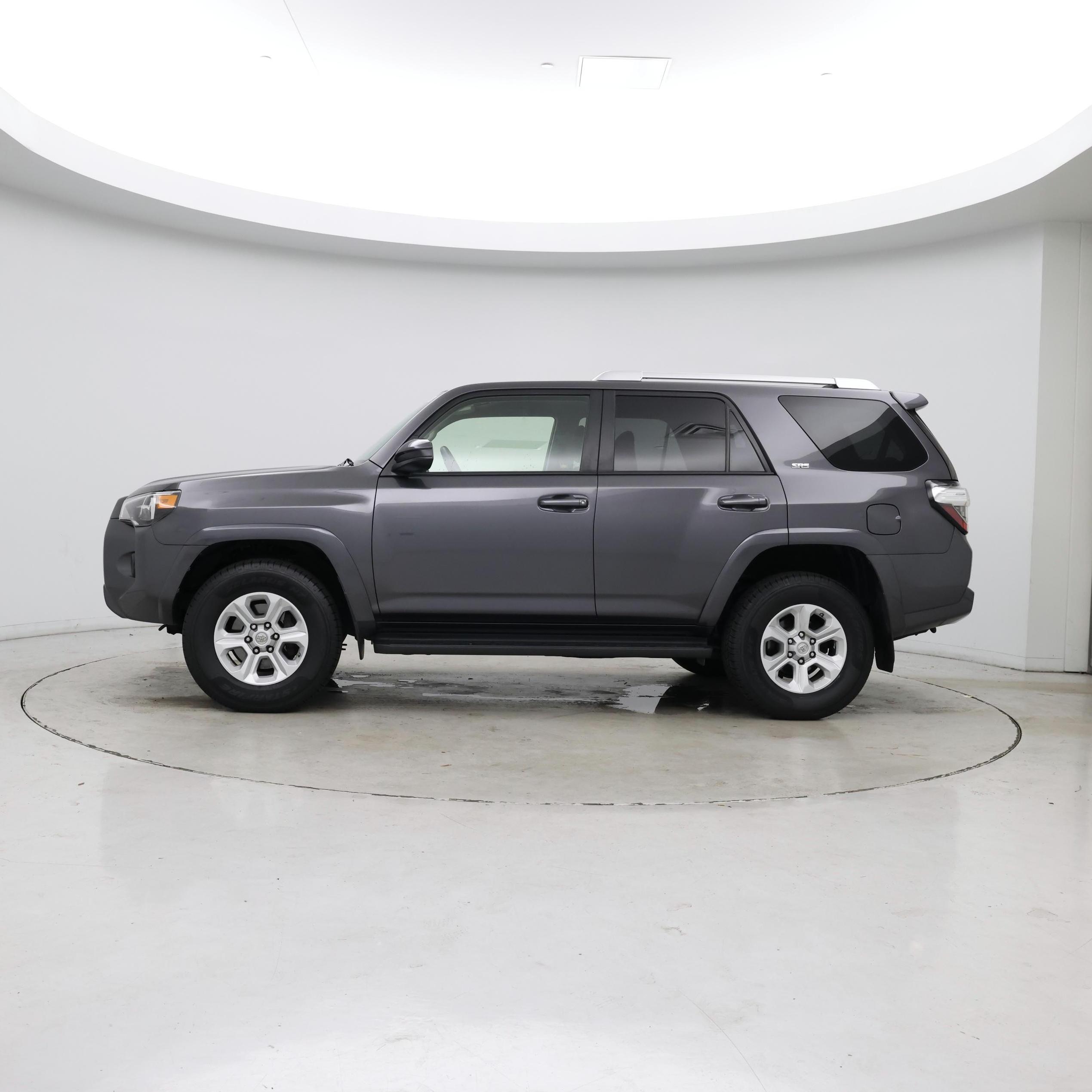 Thumbnail: 2016 Toyota 4Runner - 3