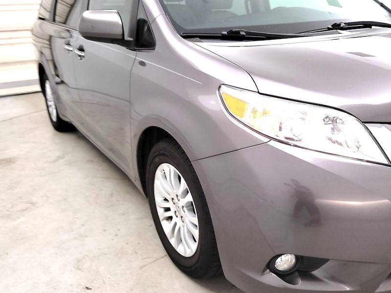 2017 Toyota Sienna XLE