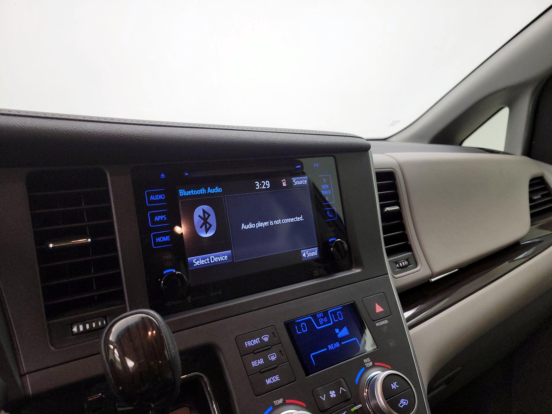 Thumbnail: 2017 Toyota Sienna - 13