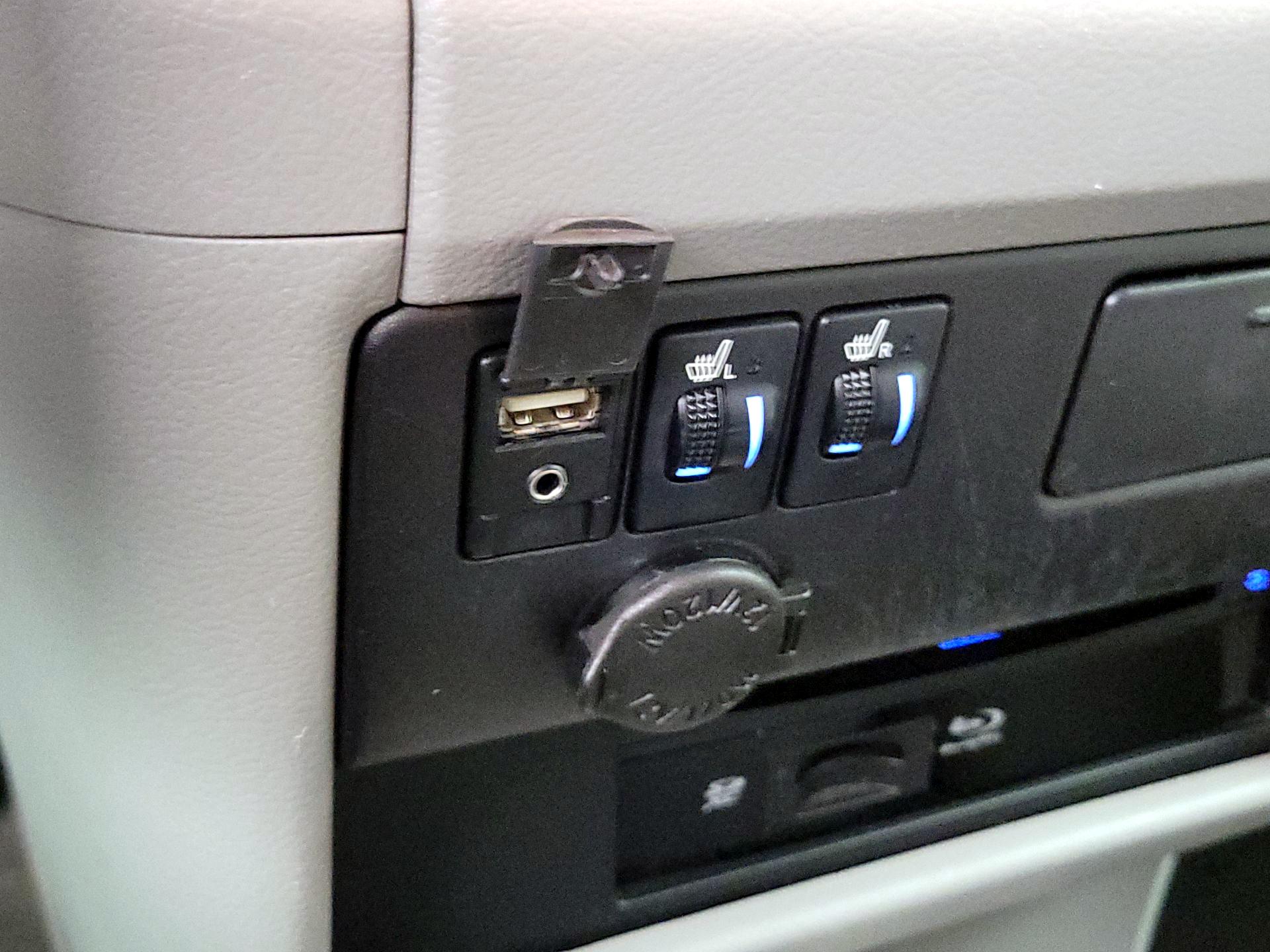 Thumbnail: 2017 Toyota Sienna - 16
