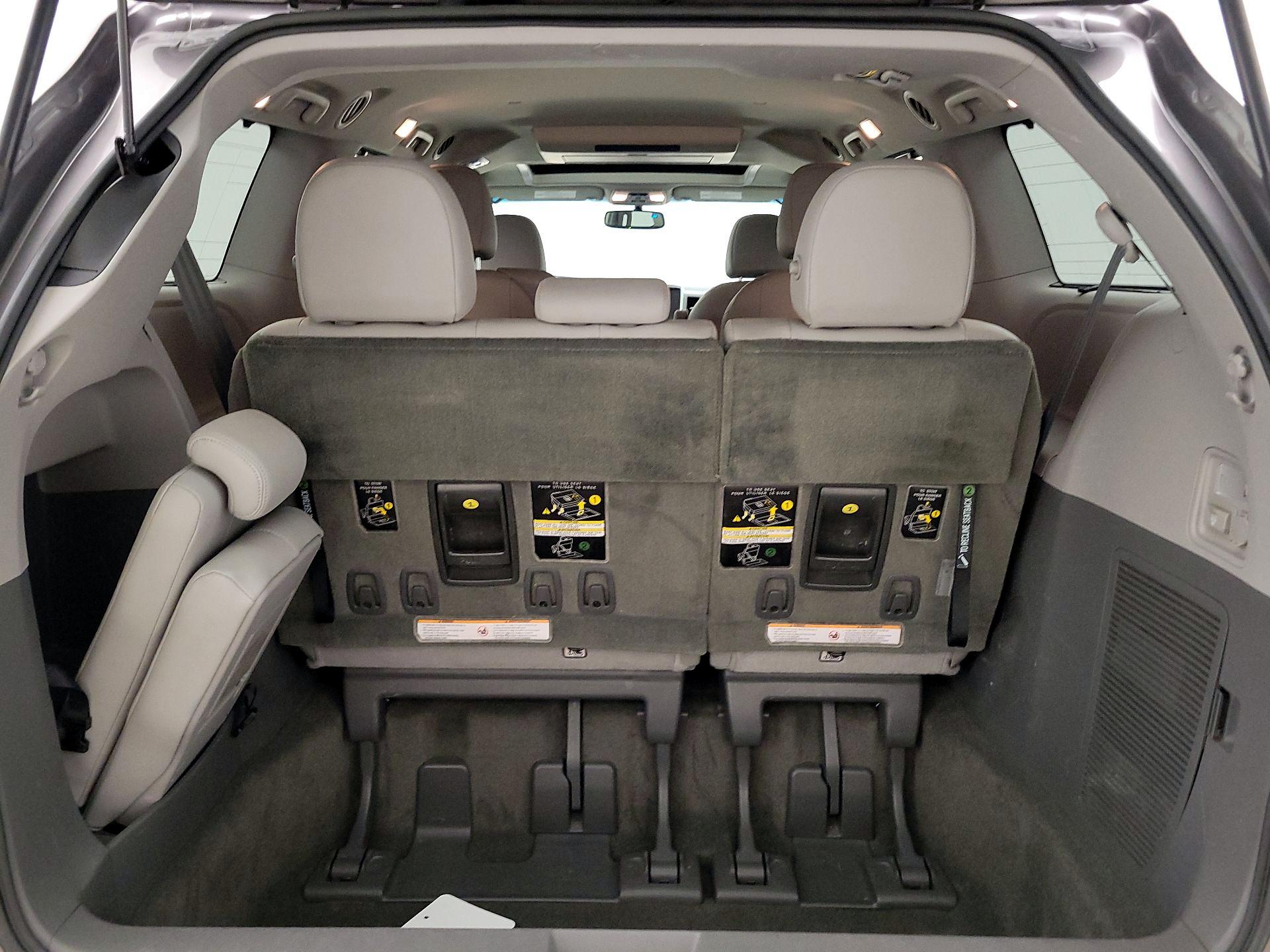 Thumbnail: 2017 Toyota Sienna - 20
