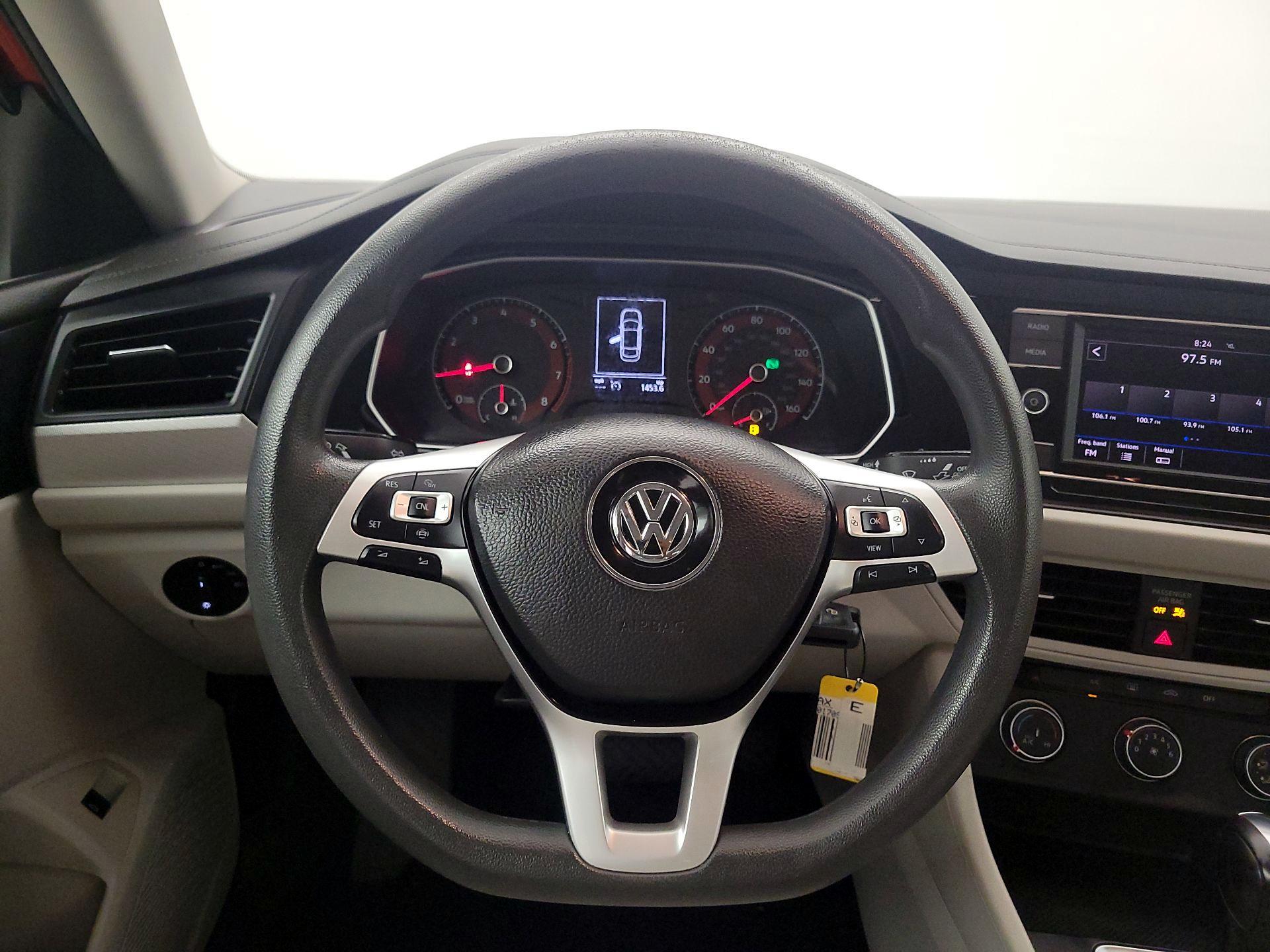 Thumbnail: 2019 Volkswagen Jetta - 10