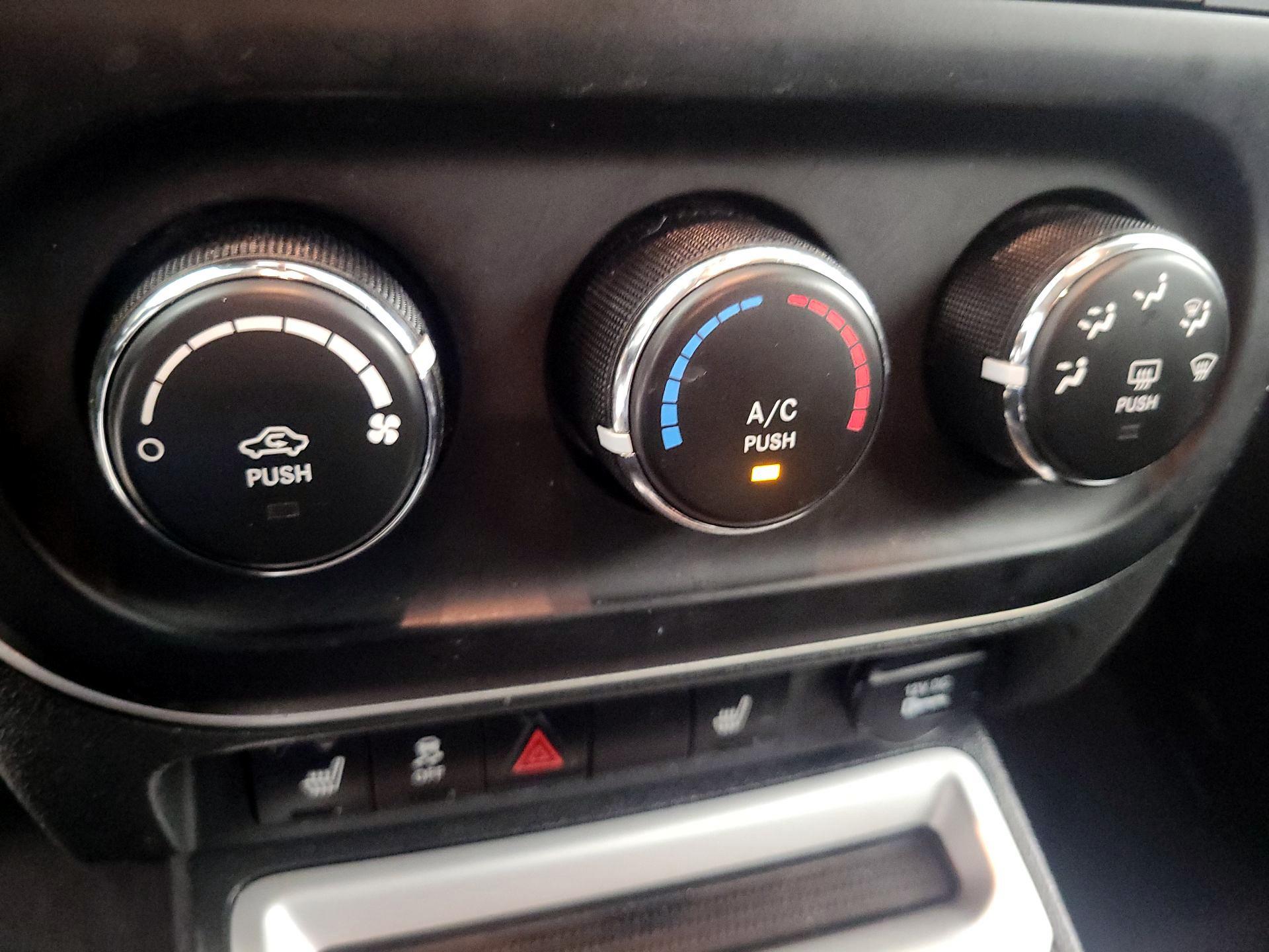 Thumbnail: 2016 Jeep Compass - 14