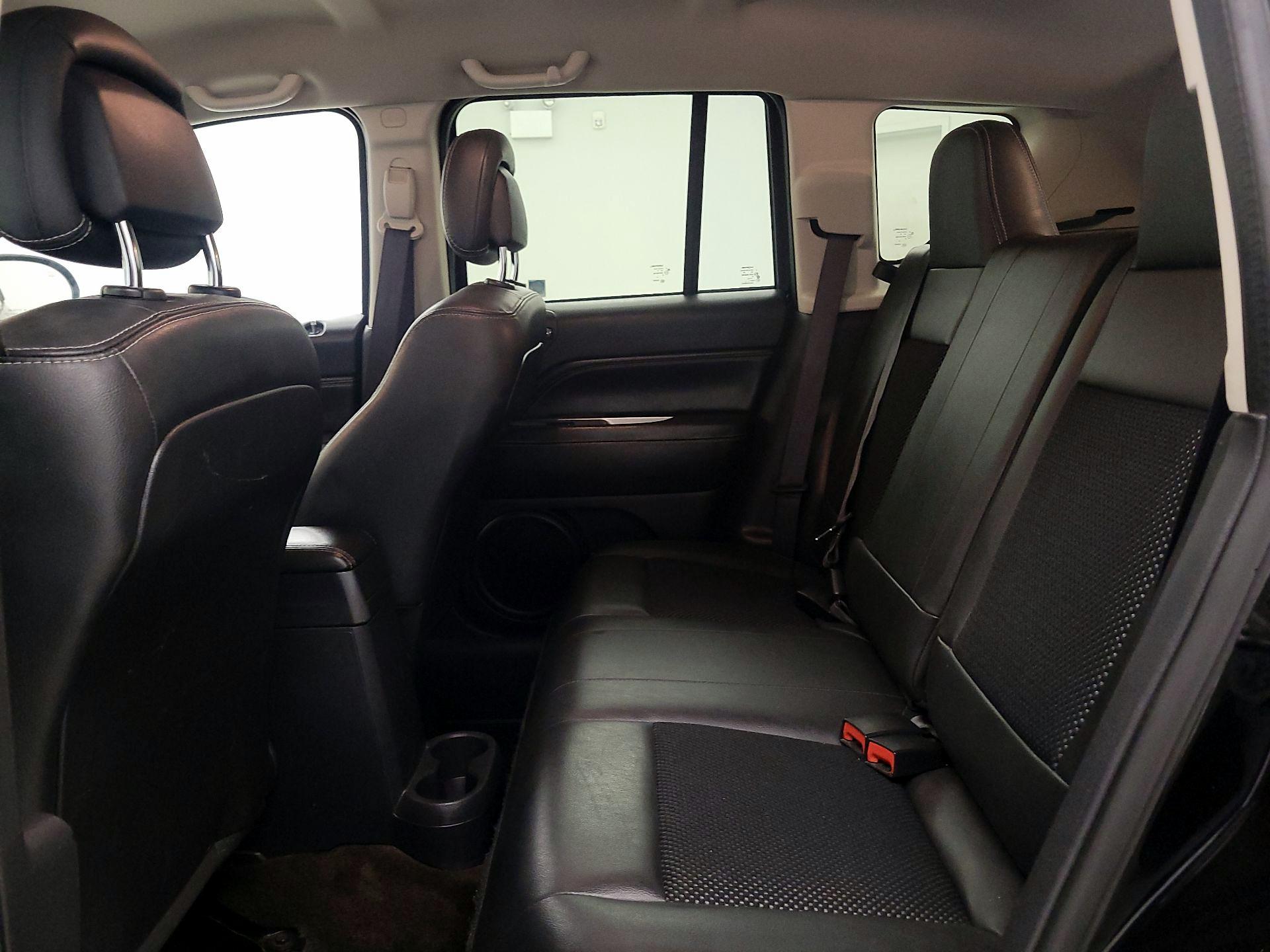 Thumbnail: 2016 Jeep Compass - 17
