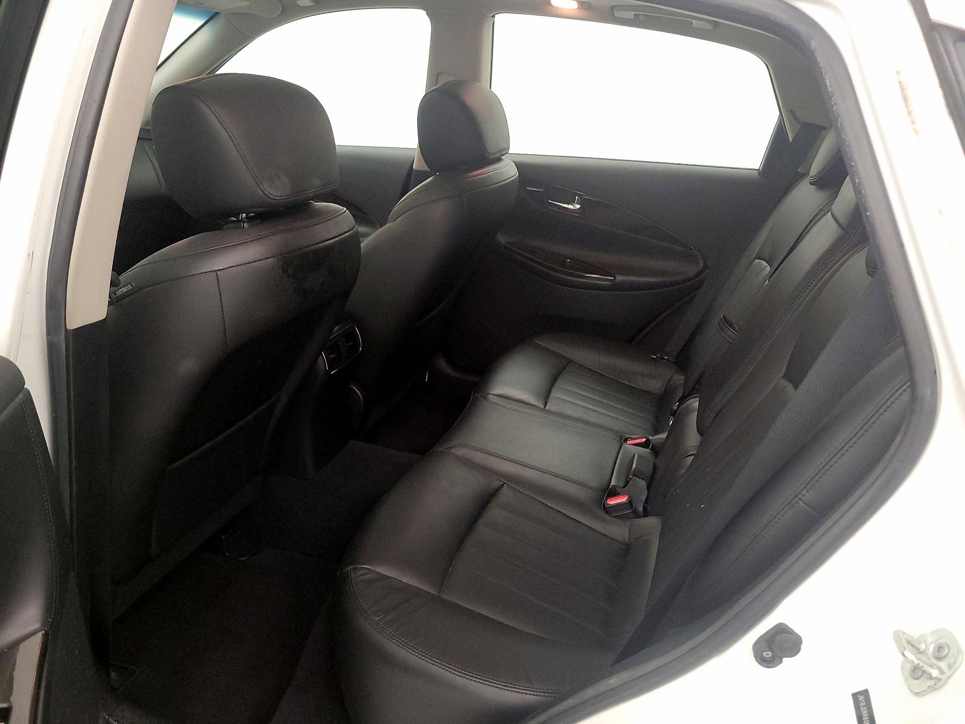 Thumbnail: 2016 INFINITI QX50 - 20