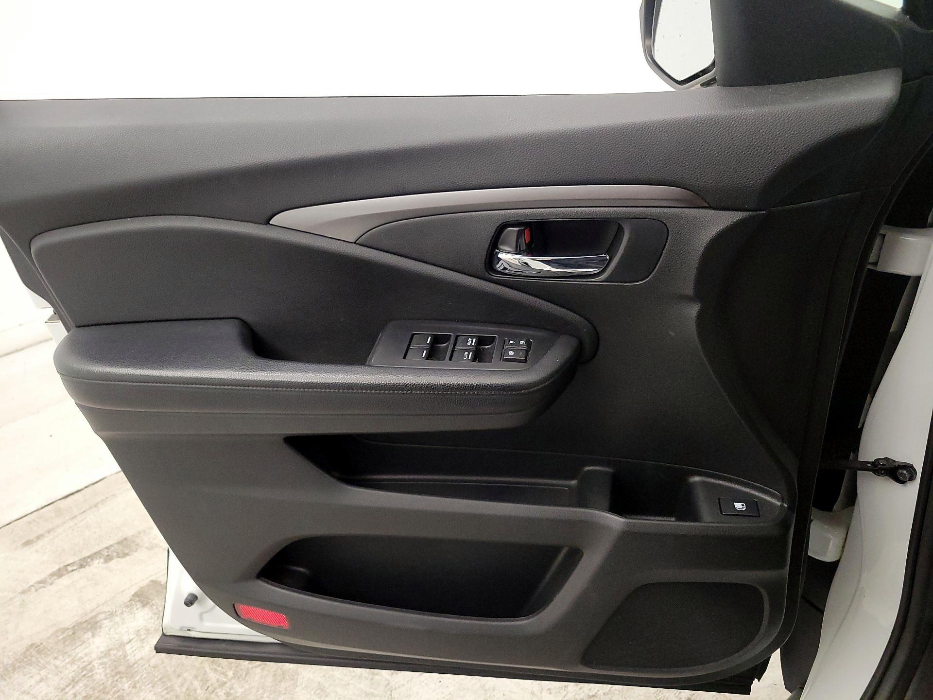 Thumbnail: 2019 Honda Passport - 12