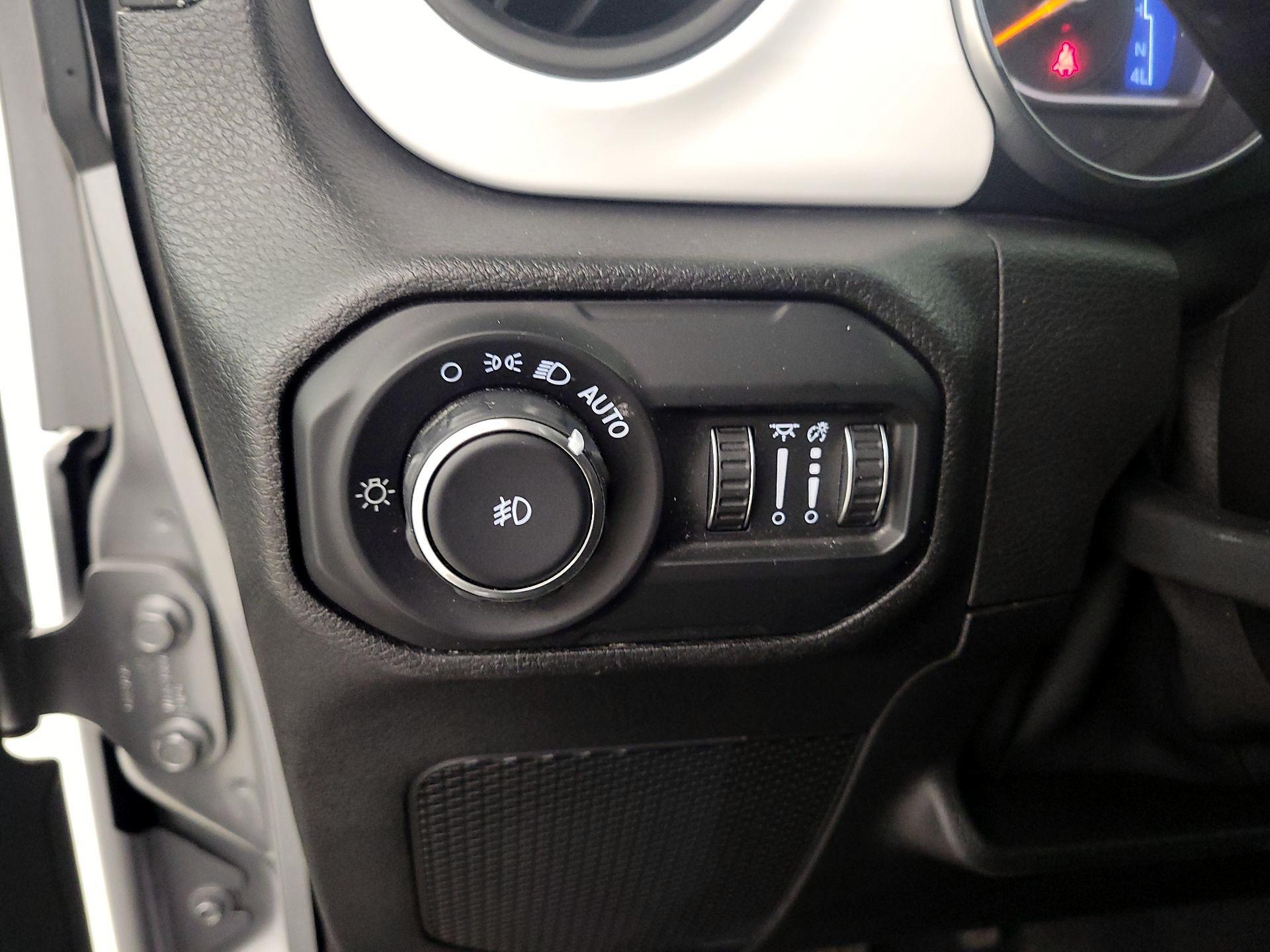 Thumbnail: 2021 Jeep Wrangler - 11