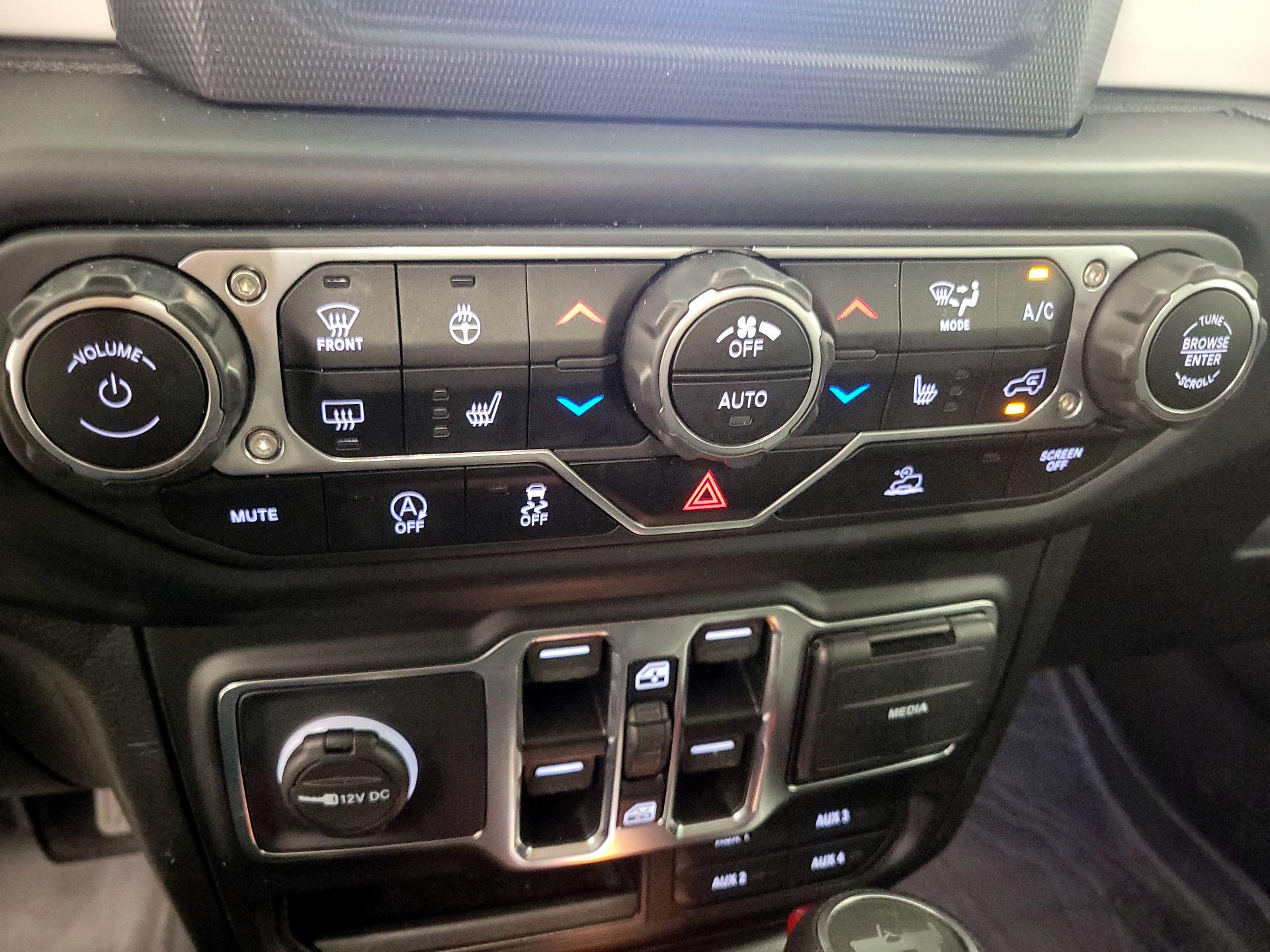 Thumbnail: 2021 Jeep Wrangler - 14