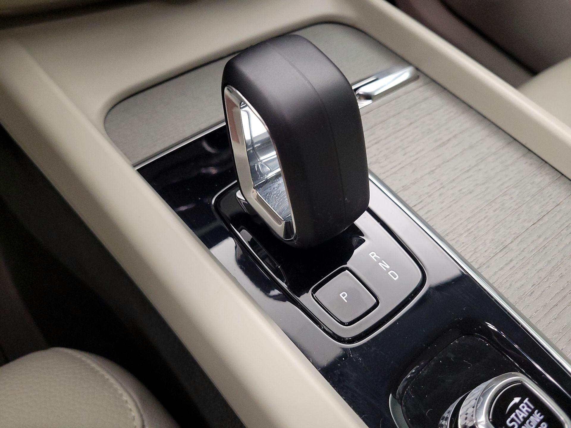 Thumbnail: 2023 Volvo XC60 - 18