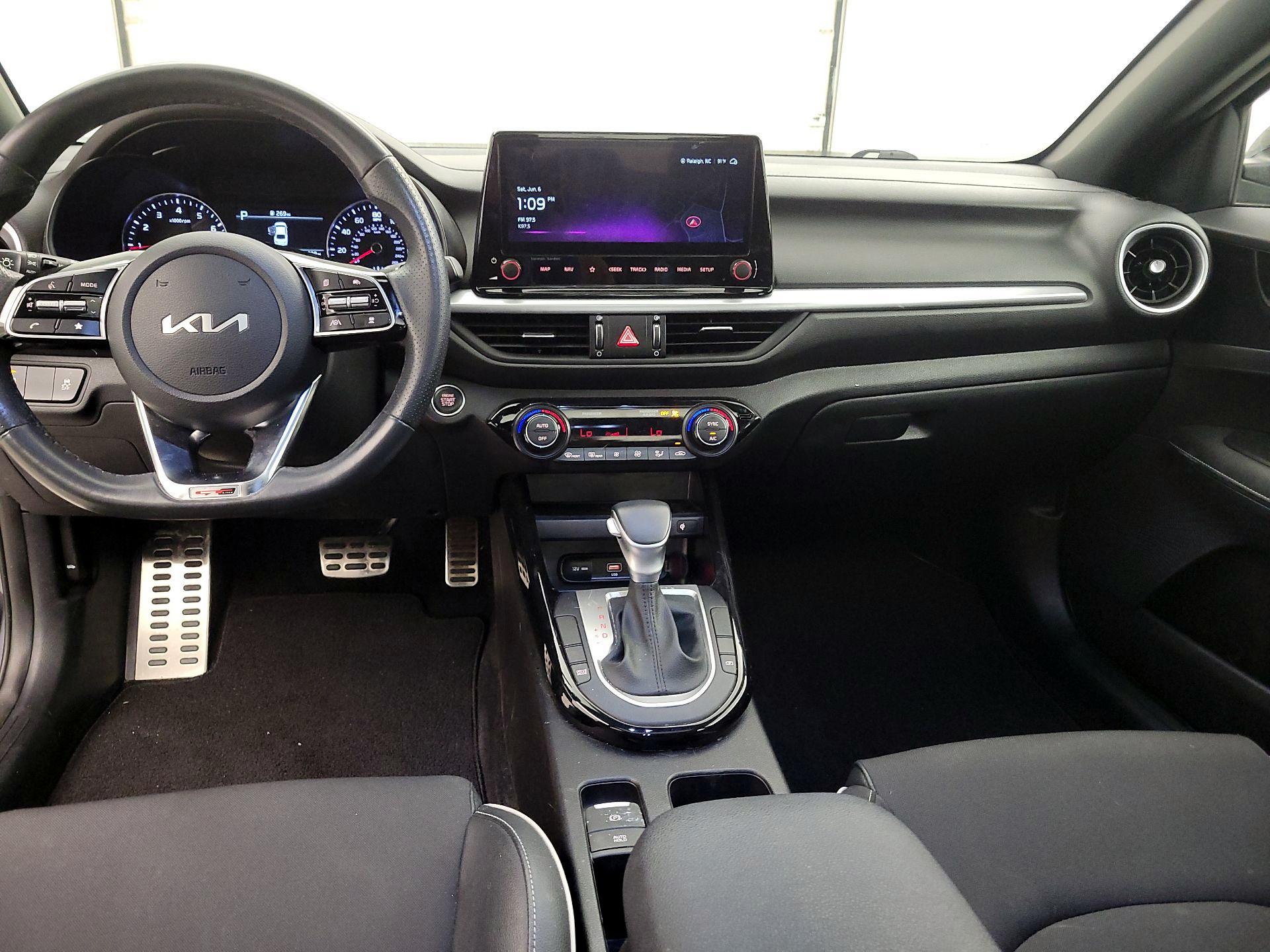 Thumbnail: 2024 Kia Forte - 9