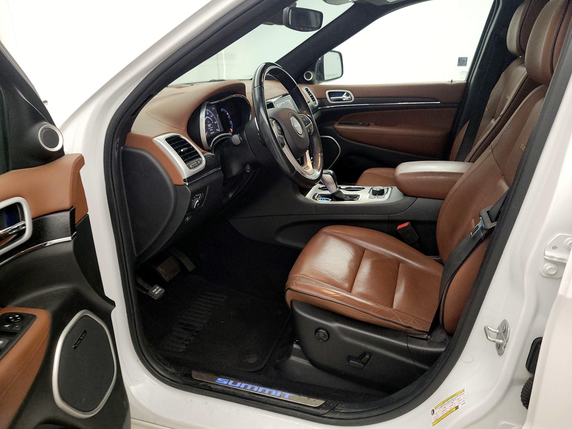 Thumbnail: 2020 Jeep Grand Cherokee - 11
