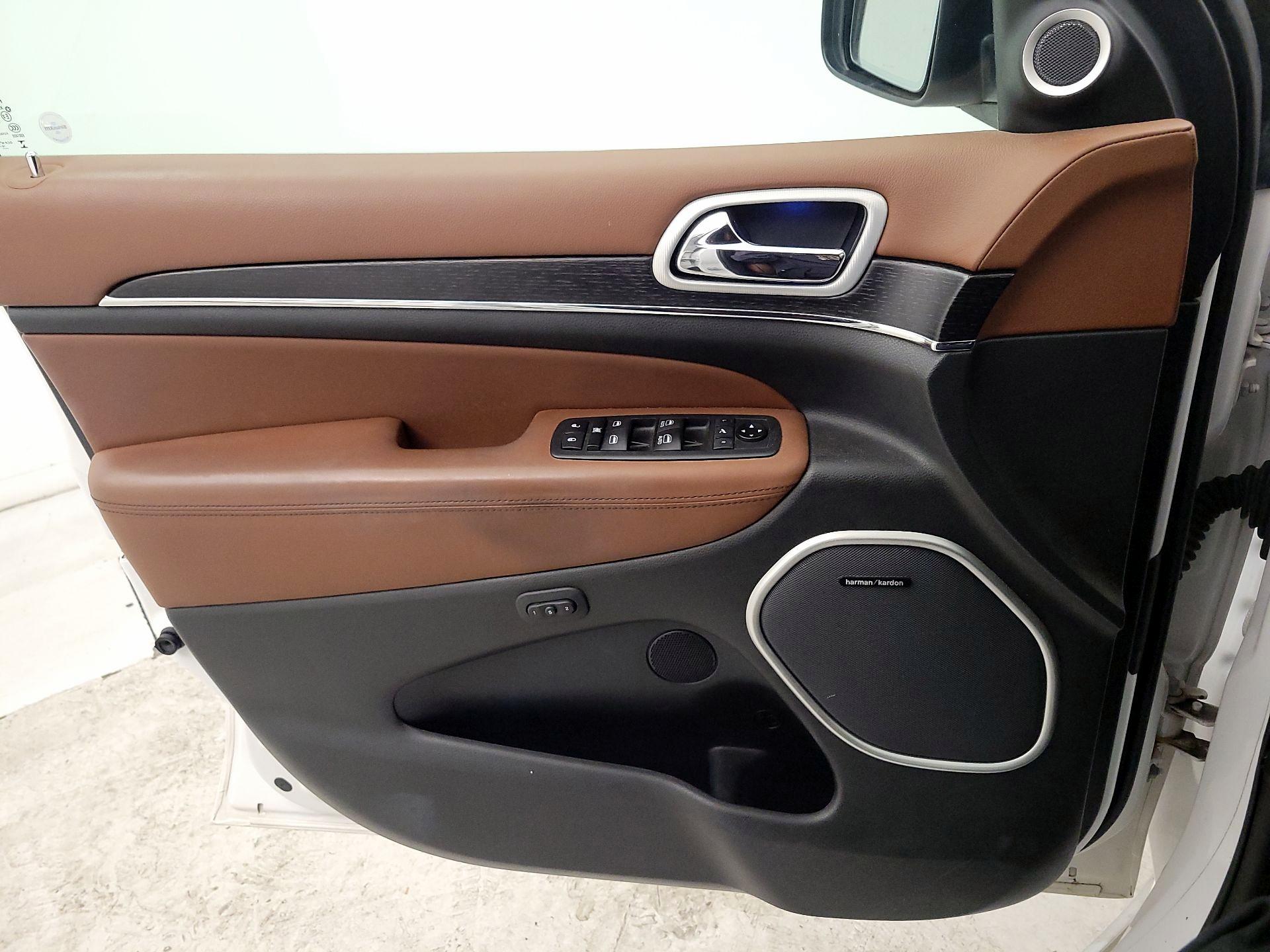 Thumbnail: 2020 Jeep Grand Cherokee - 12