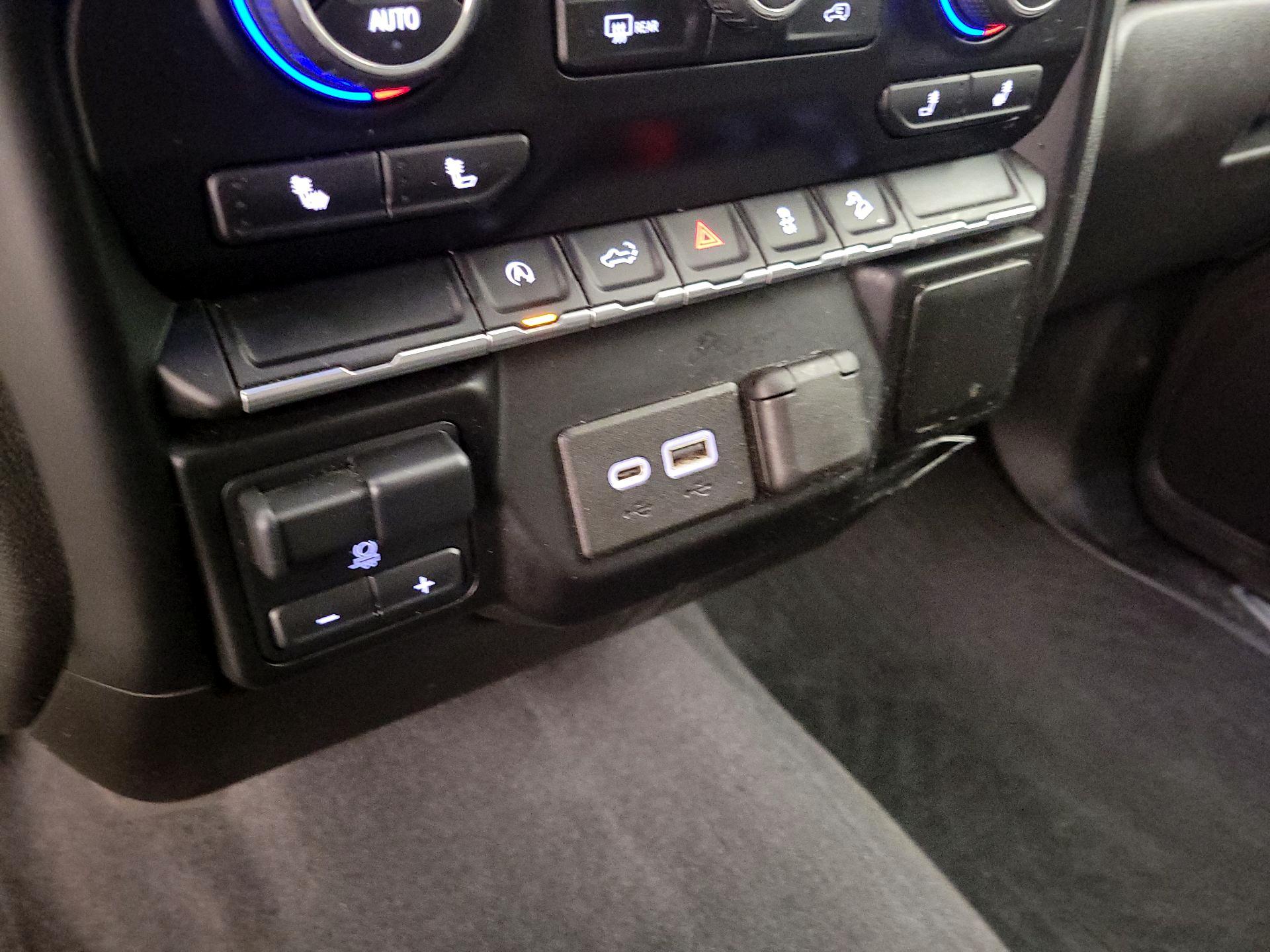 Thumbnail: 2020 Chevrolet Silverado 1500 - 18