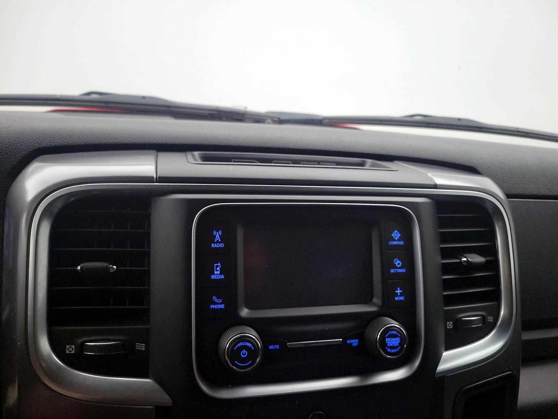 Thumbnail: 2021 RAM 1500 Classic - 14