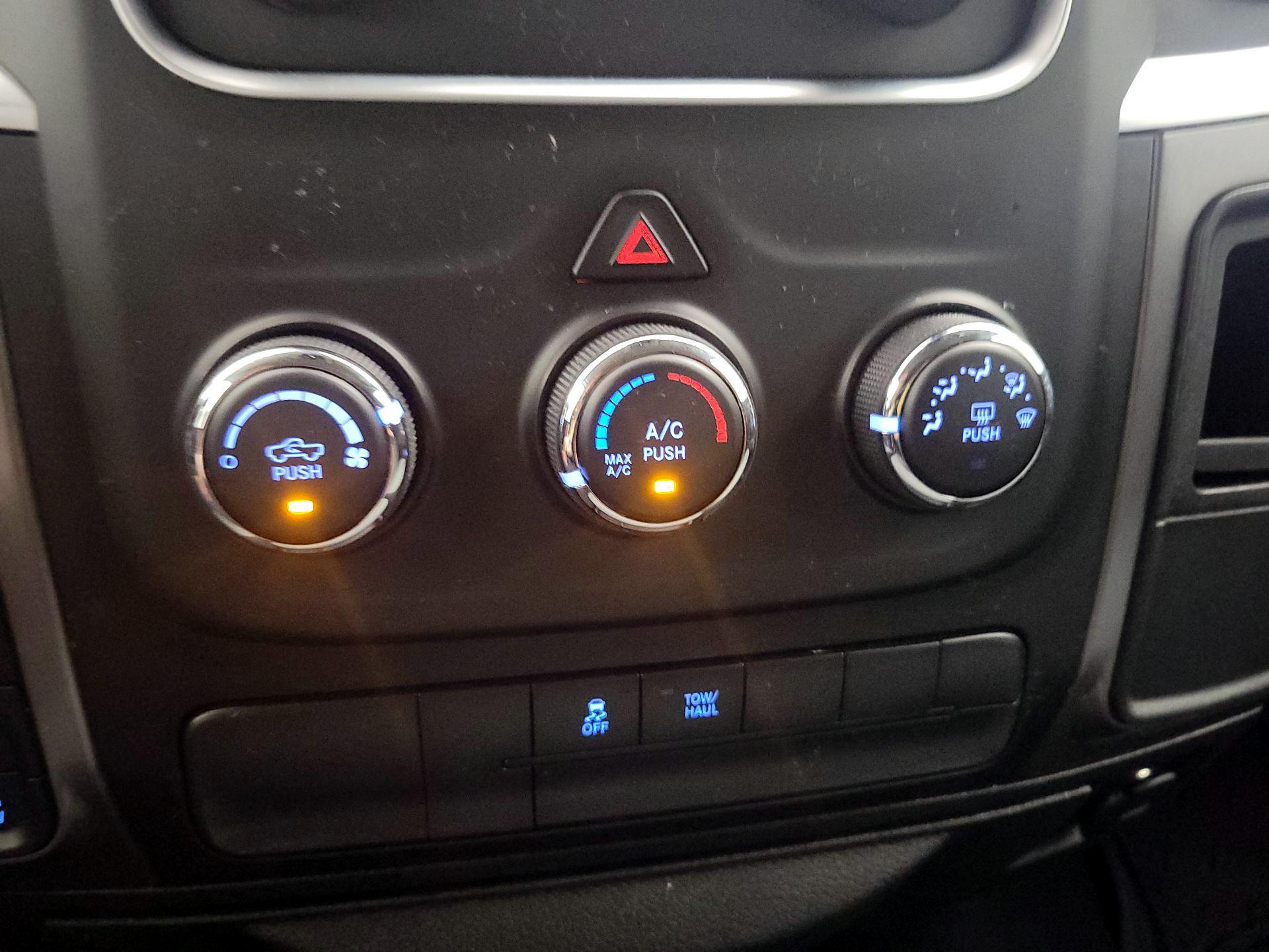 Thumbnail: 2021 RAM 1500 Classic - 17