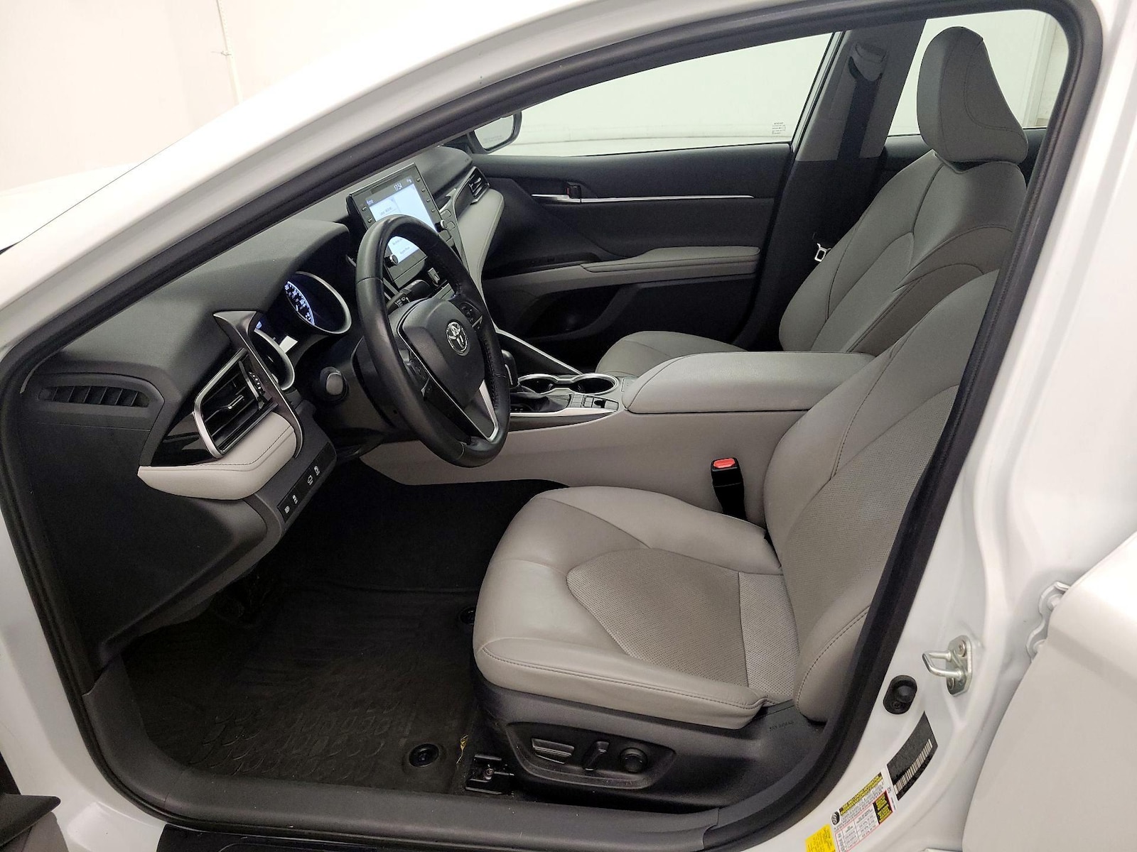2023 Toyota Camry XLE - Photo 12