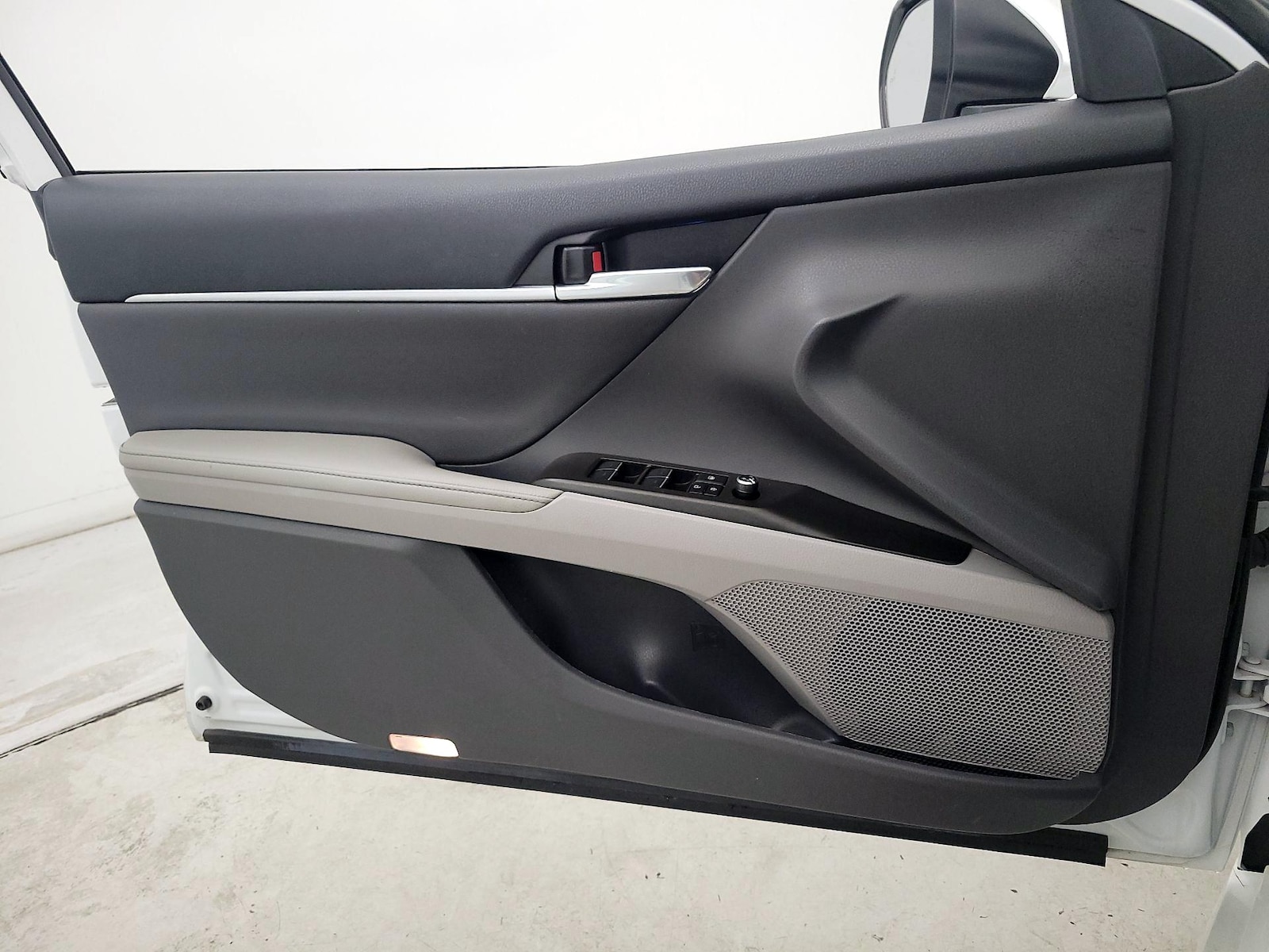 2023 Toyota Camry XLE - Photo 13