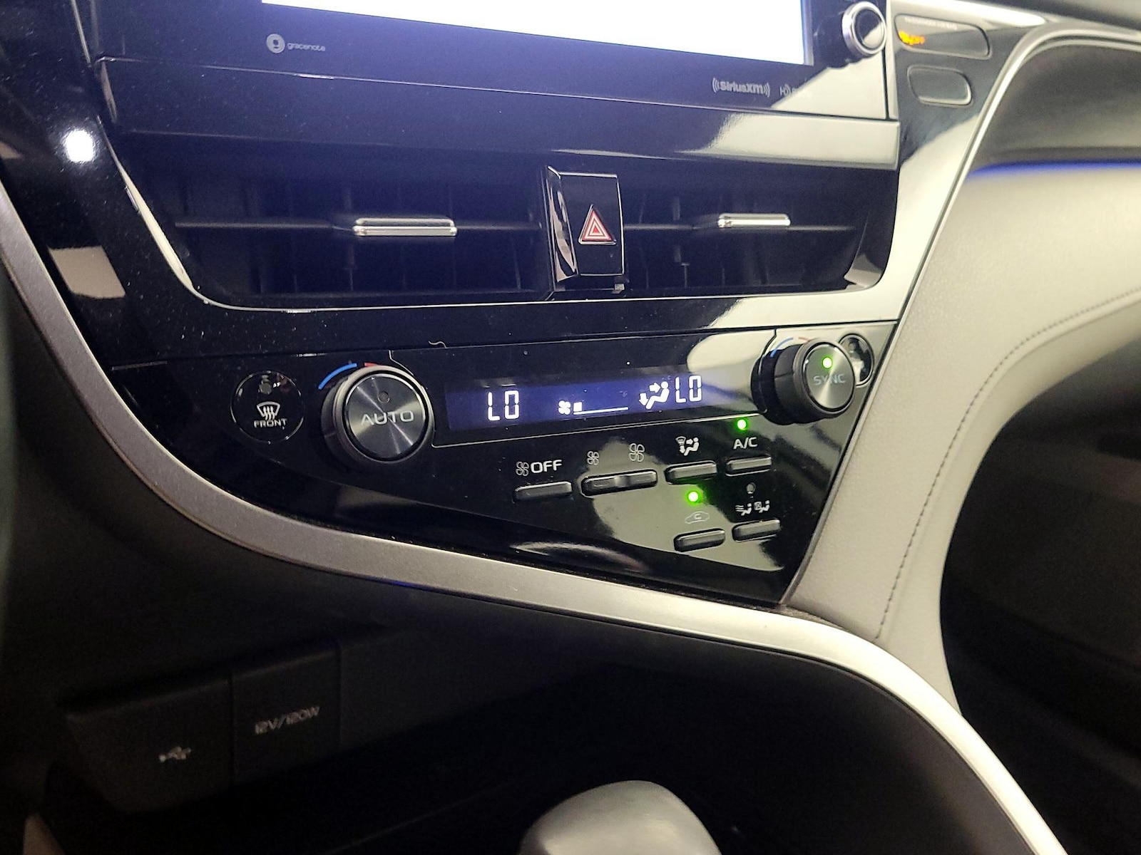 2023 Toyota Camry XLE - Photo 17