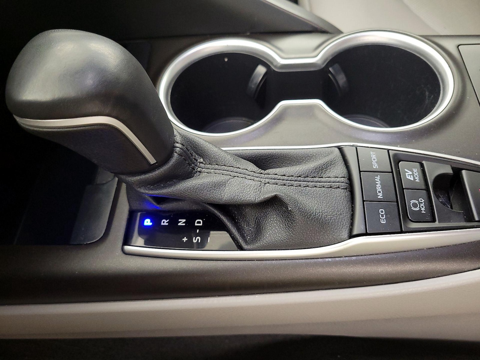 2023 Toyota Camry XLE - Photo 18