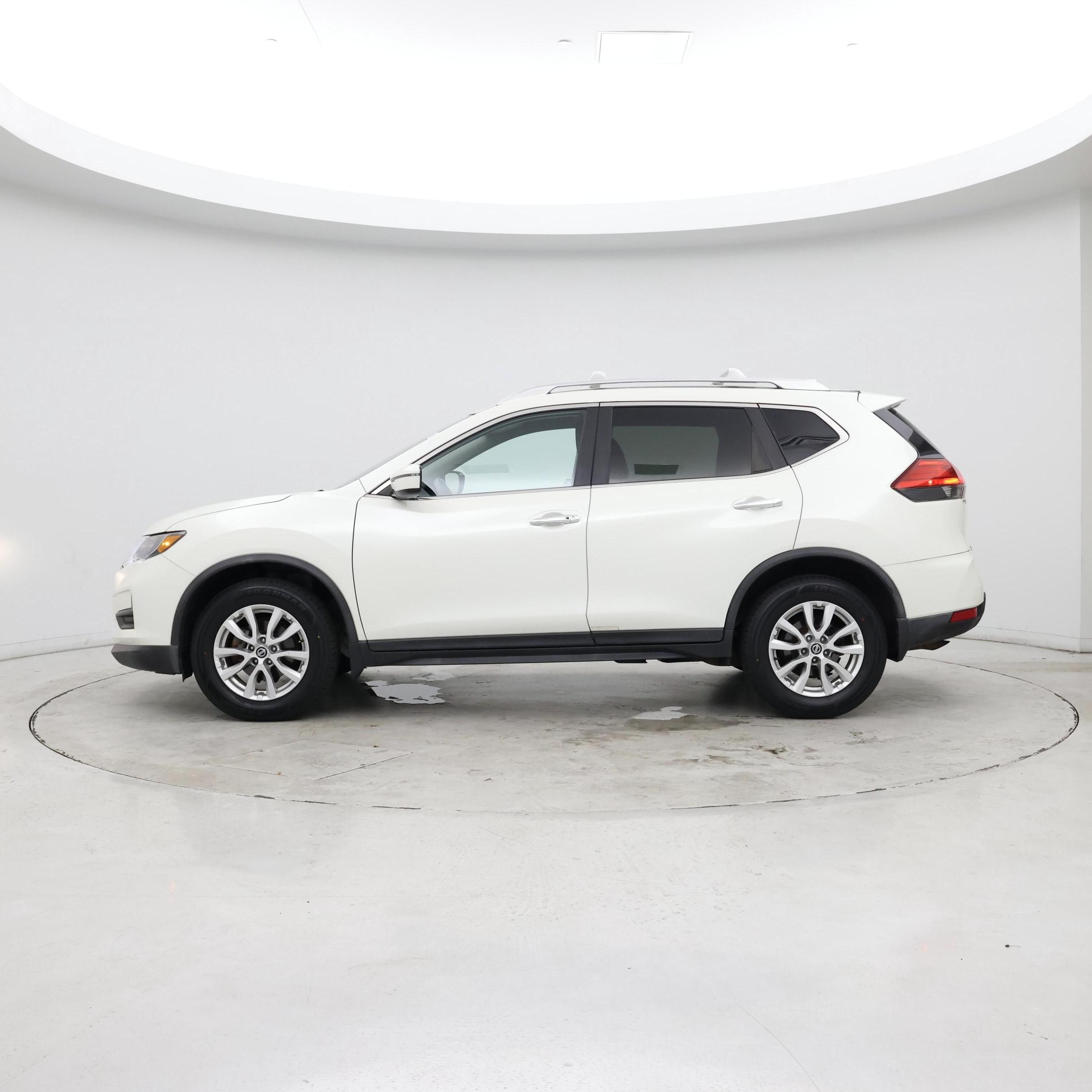 Thumbnail: 2017 Nissan Rogue - 2