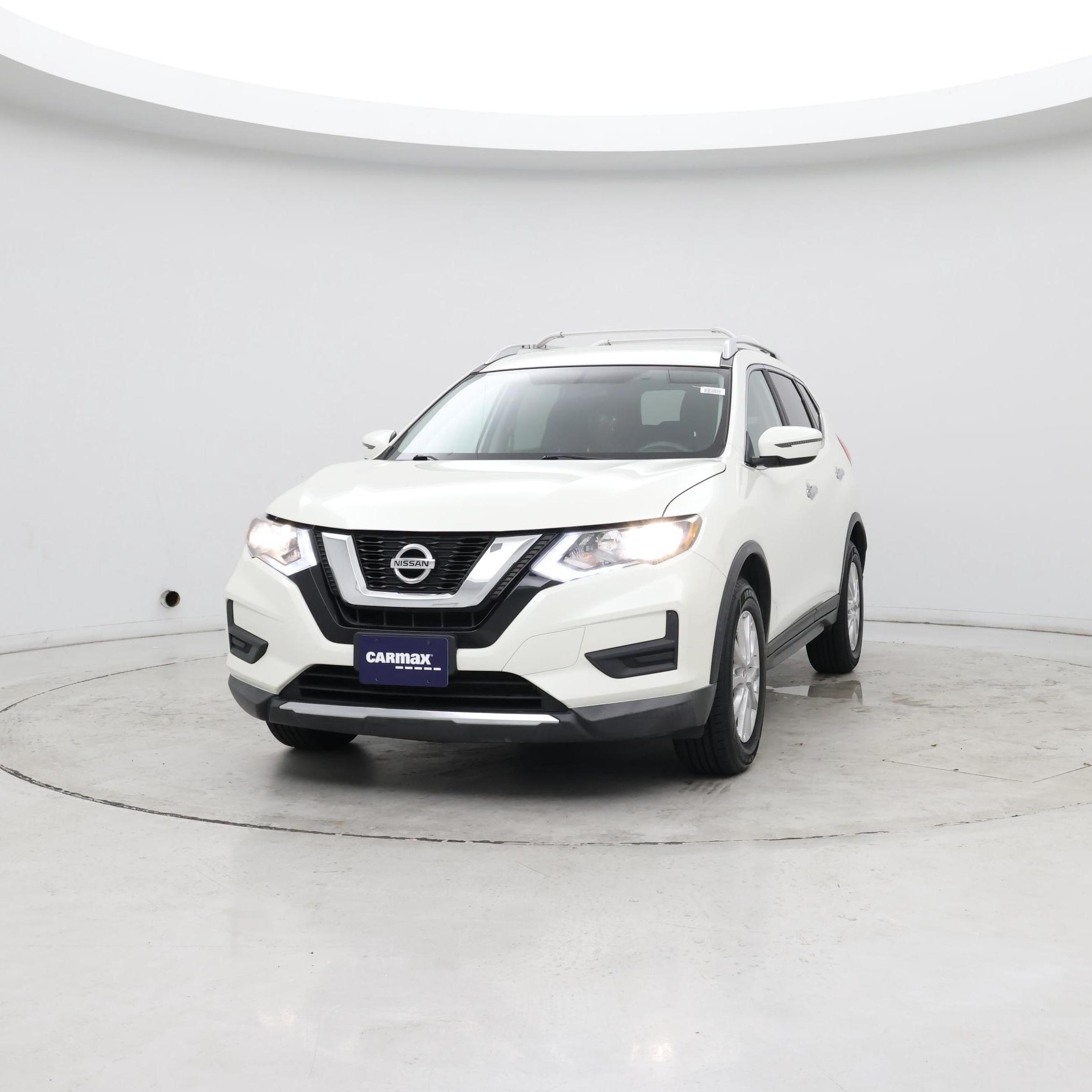 Thumbnail: 2017 Nissan Rogue - 4