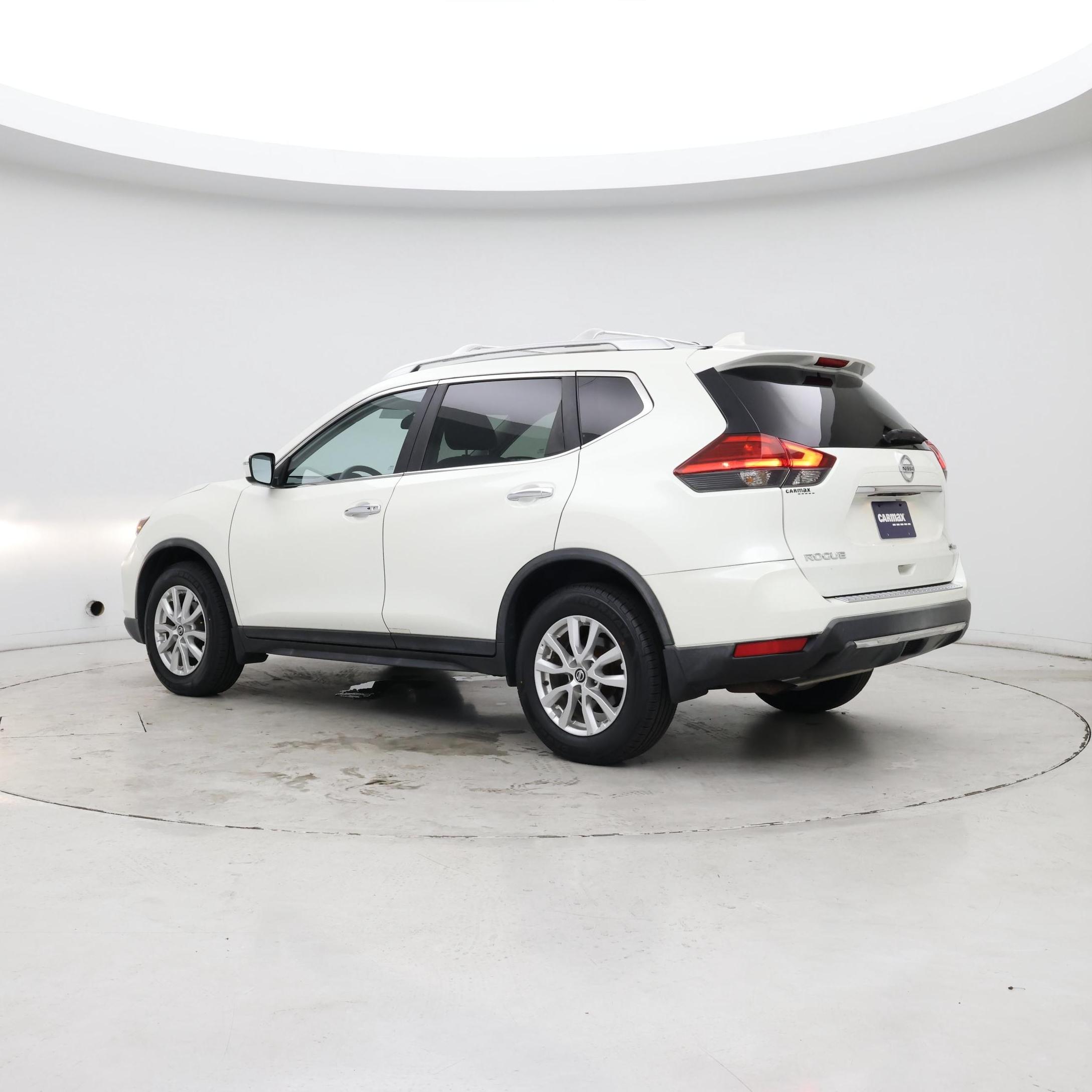 Thumbnail: 2017 Nissan Rogue - 8