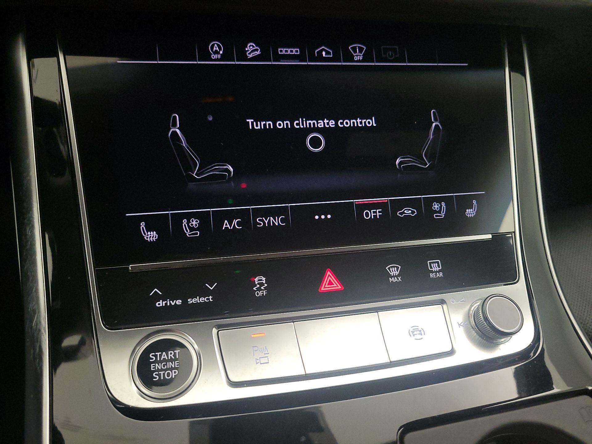 Thumbnail: 2021 Audi Q8 - 17