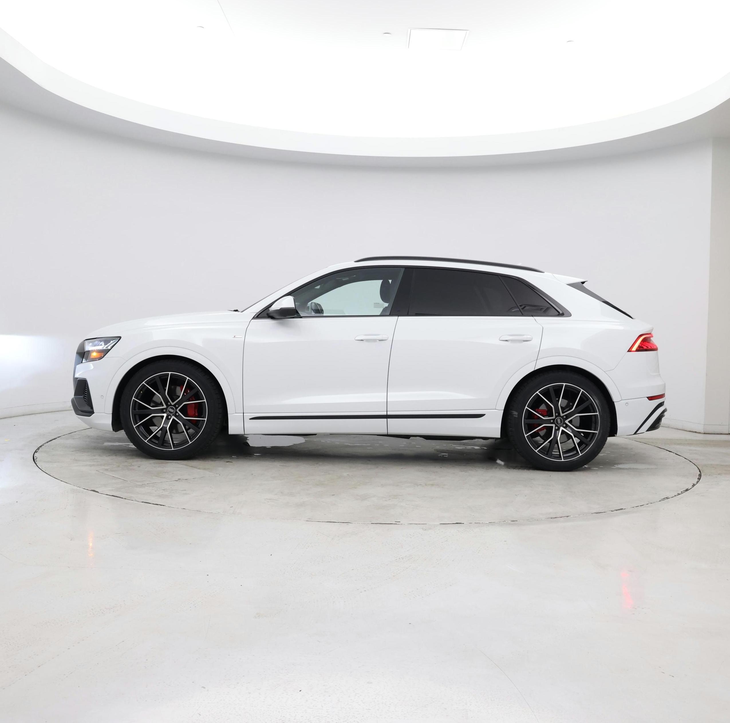 Thumbnail: 2021 Audi Q8 - 8