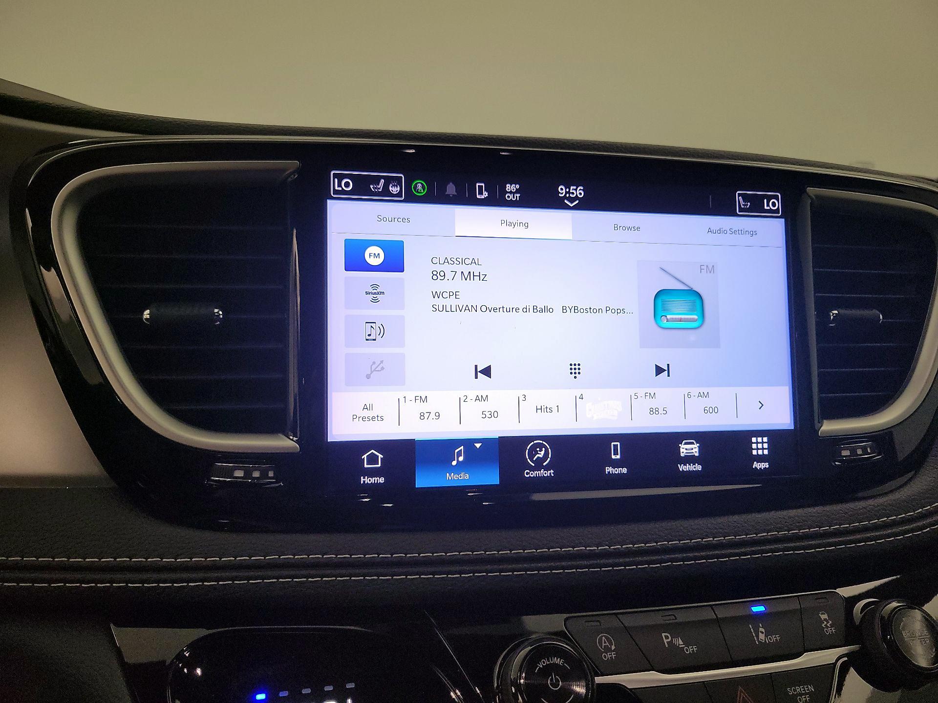 Thumbnail: 2023 Chrysler Pacifica - 13
