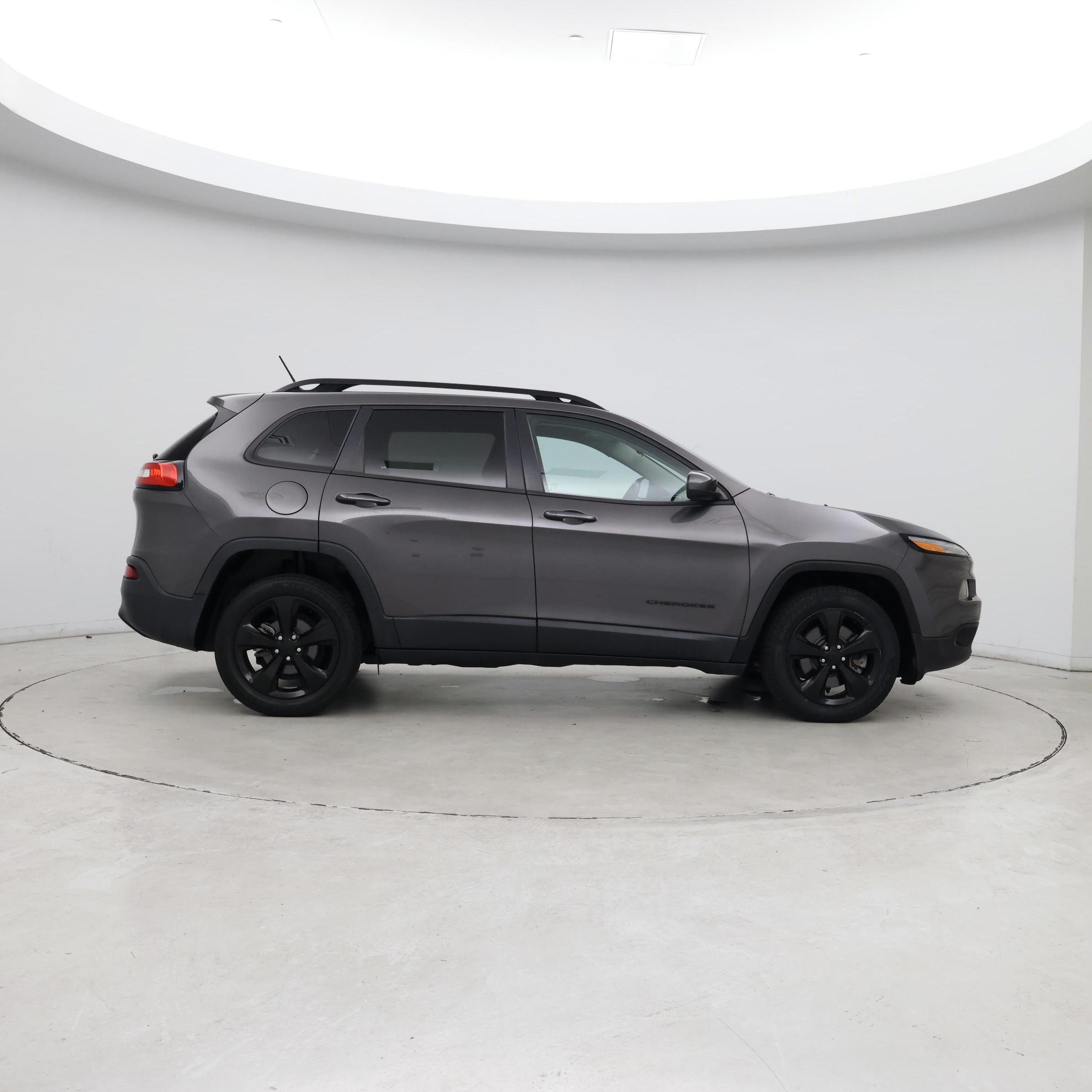 Thumbnail: 2018 Jeep Cherokee - 7