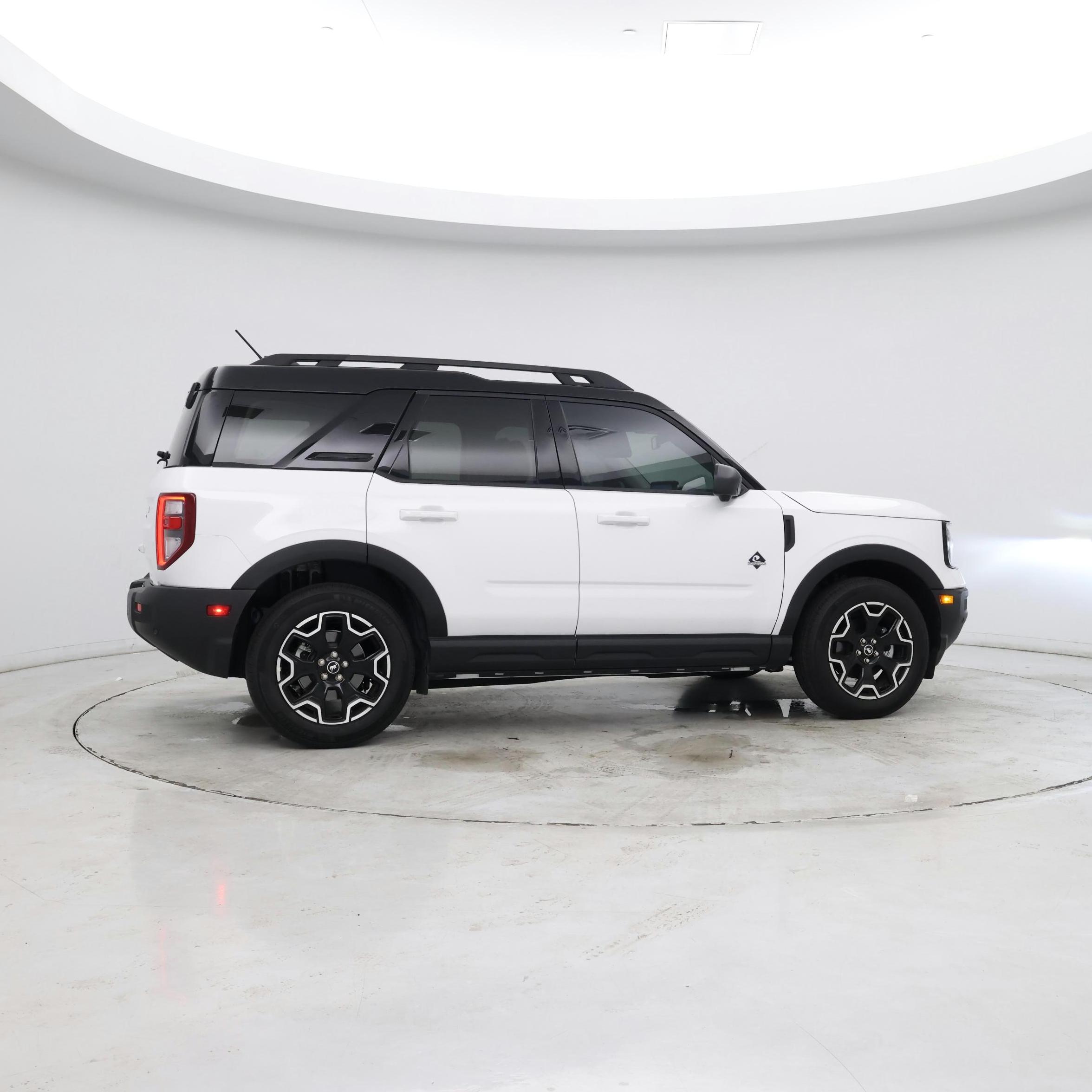 Thumbnail: 2025 Ford Bronco Sport - 8